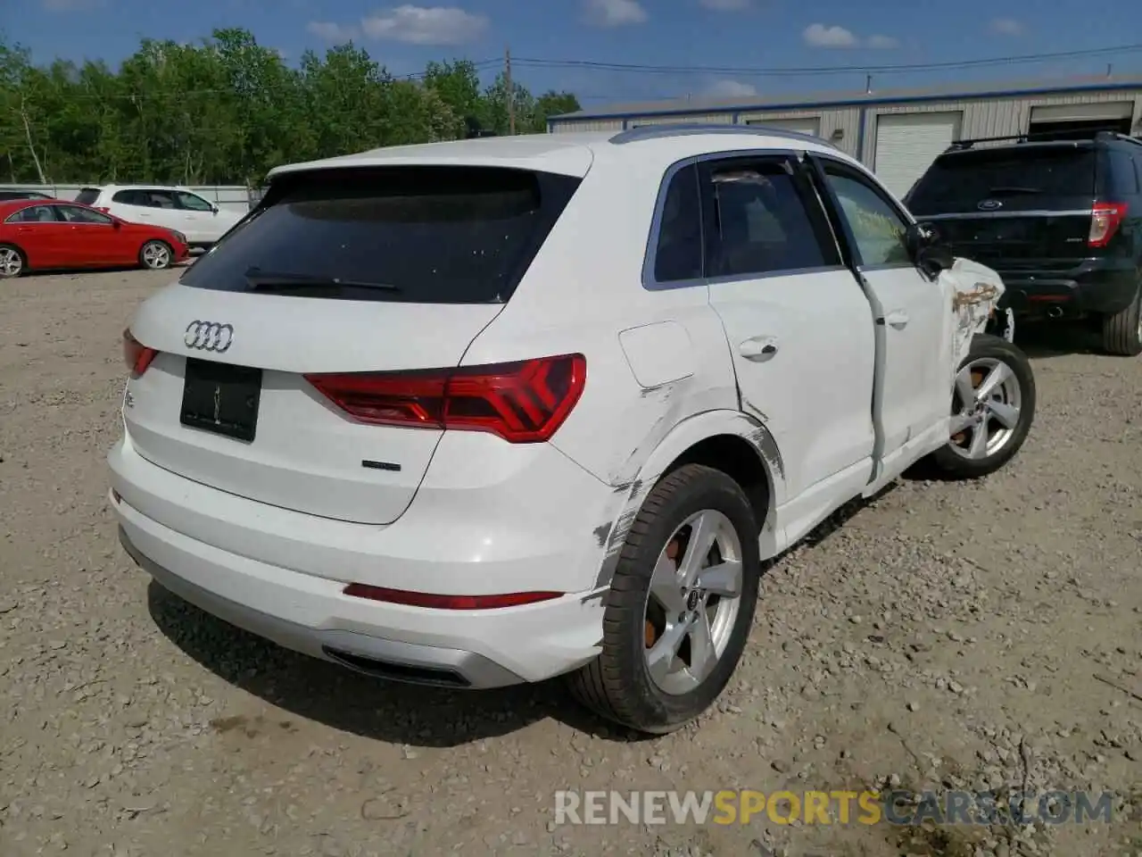 4 Photograph of a damaged car WA1AUCF39M1092229 AUDI Q3 2021