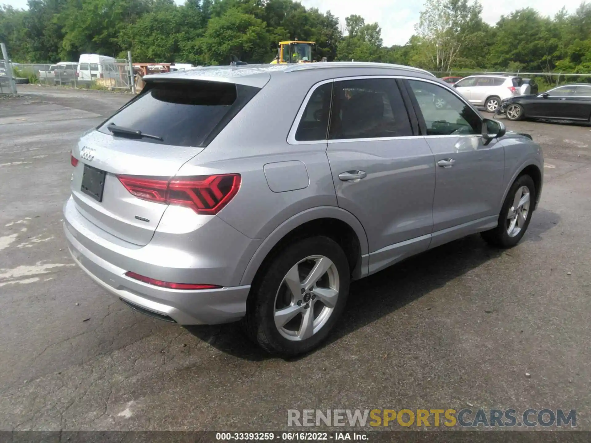 4 Photograph of a damaged car WA1AUCF39M1124919 AUDI Q3 2021