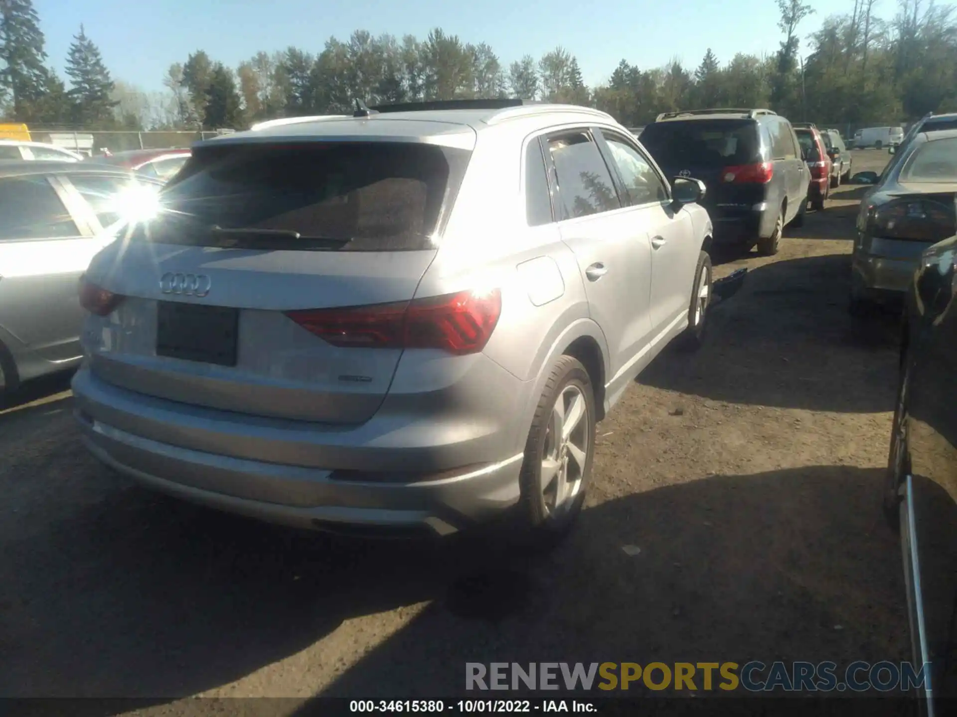 4 Photograph of a damaged car WA1AUCF39M1131675 AUDI Q3 2021