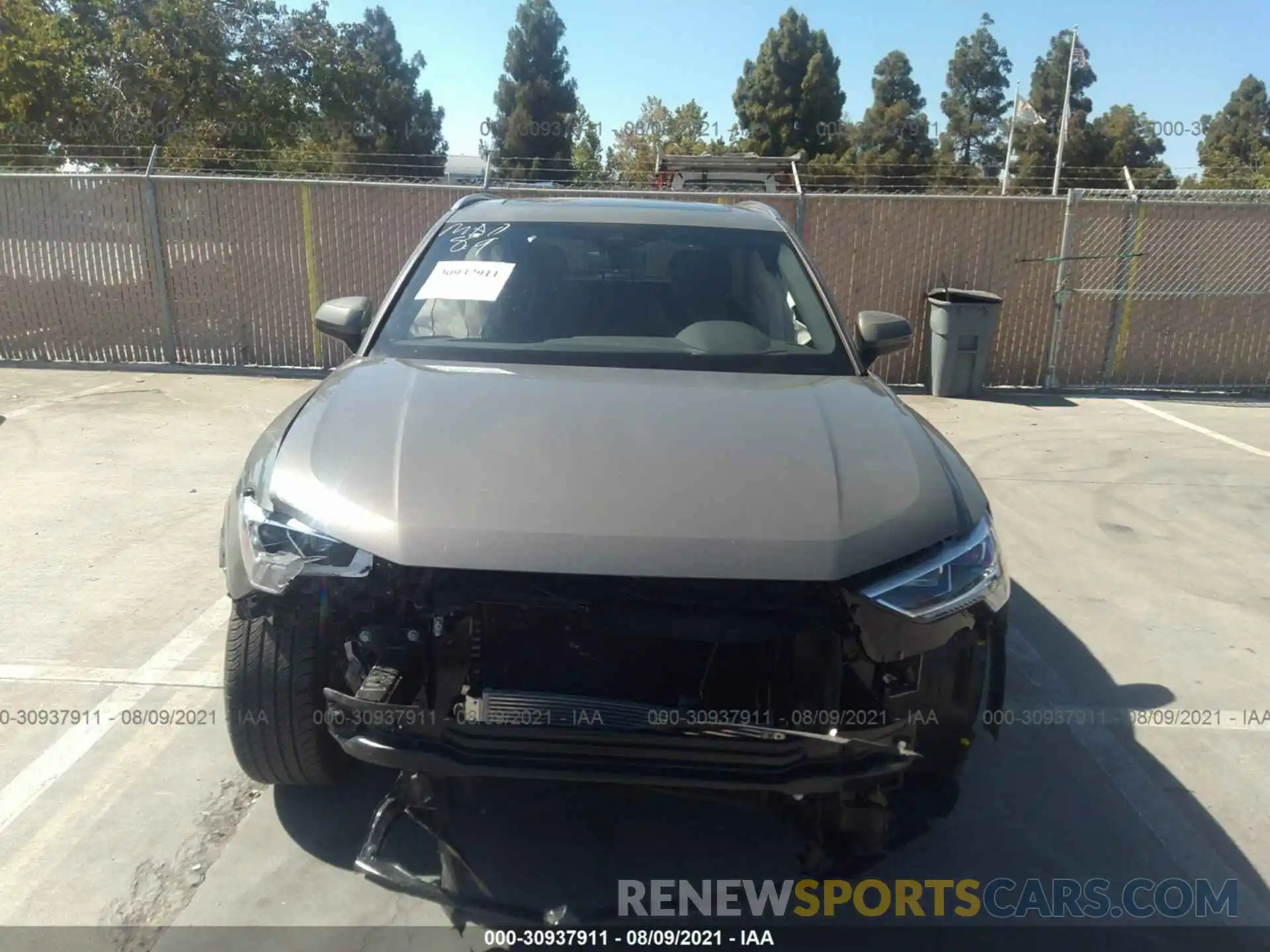 6 Photograph of a damaged car WA1BUCF31M1069404 AUDI Q3 2021