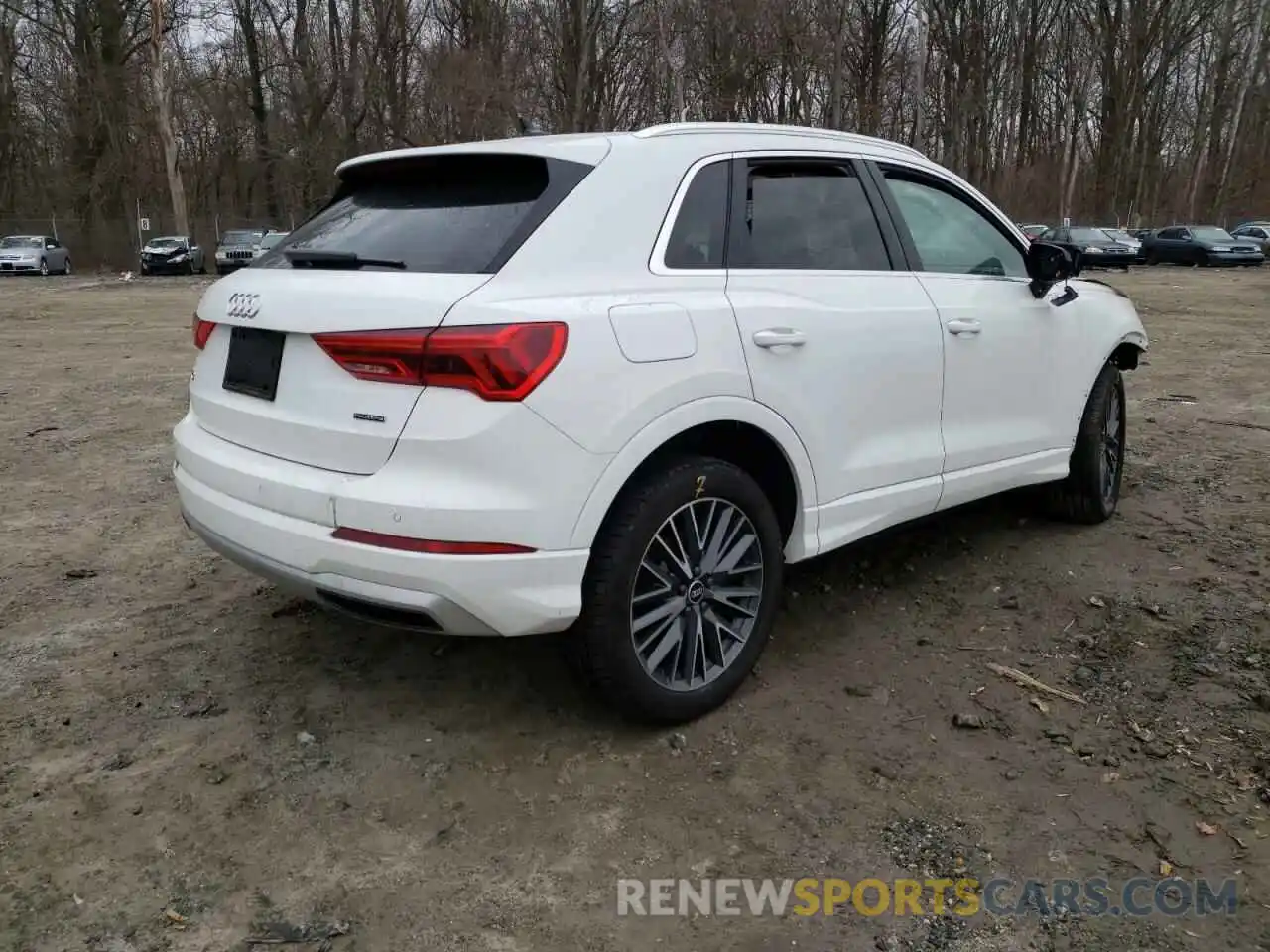 4 Photograph of a damaged car WA1BUCF31M1141024 AUDI Q3 2021