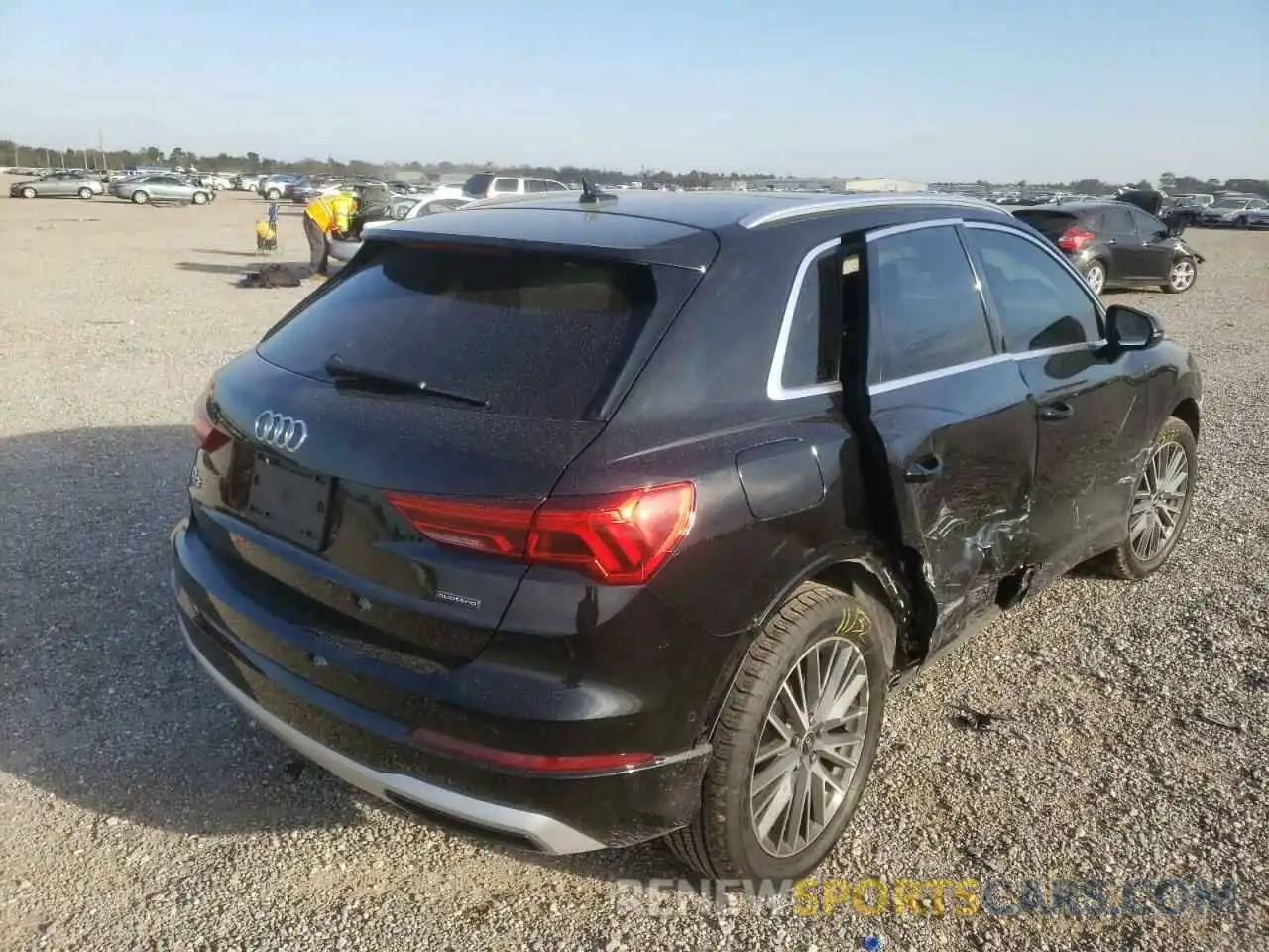 4 Photograph of a damaged car WA1BUCF34M1136934 AUDI Q3 2021