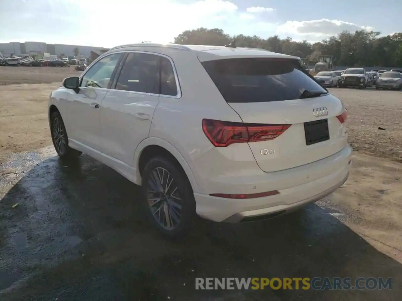 3 Photograph of a damaged car WA1BUCF35M1132570 AUDI Q3 2021