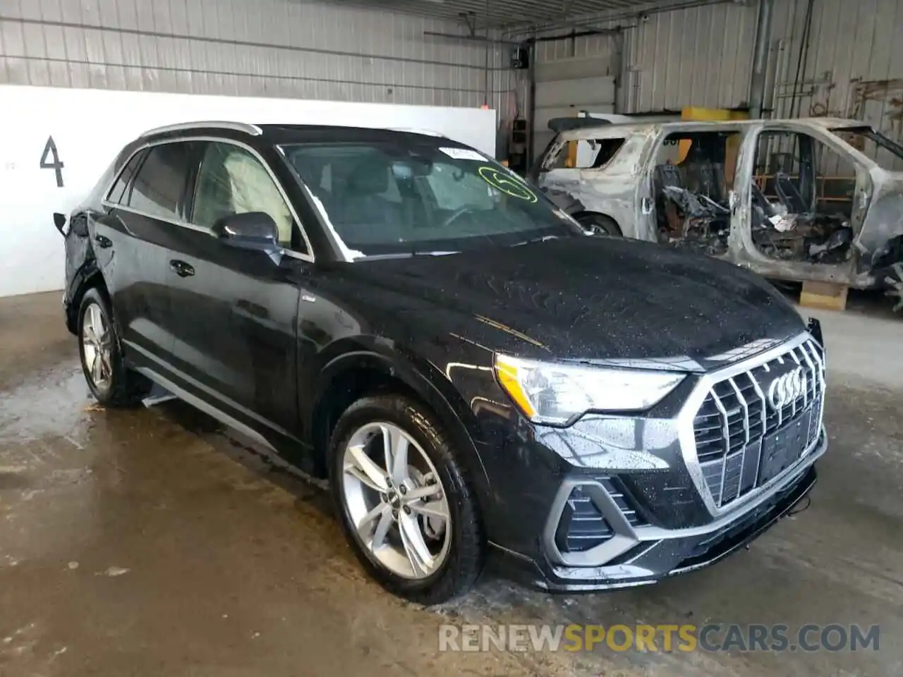 1 Photograph of a damaged car WA1DECF30M1009653 AUDI Q3 2021