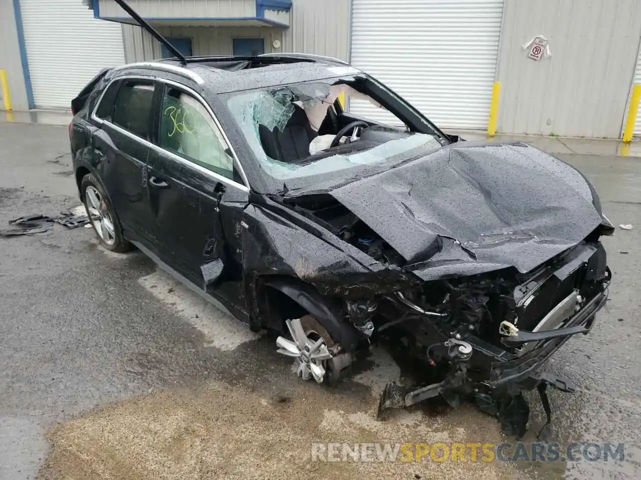 1 Photograph of a damaged car WA1DECF30M1009913 AUDI Q3 2021