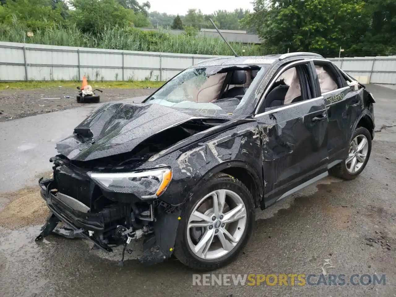 2 Photograph of a damaged car WA1DECF30M1009913 AUDI Q3 2021