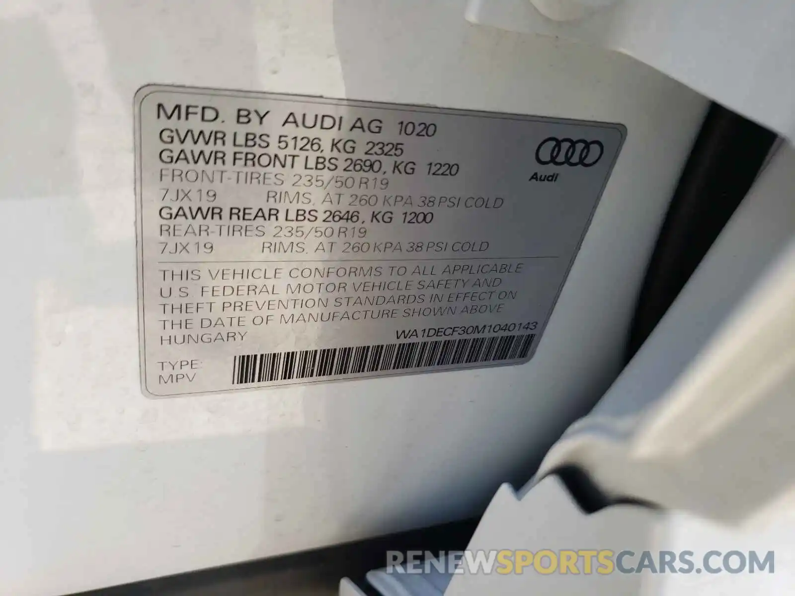 10 Photograph of a damaged car WA1DECF30M1040143 AUDI Q3 2021