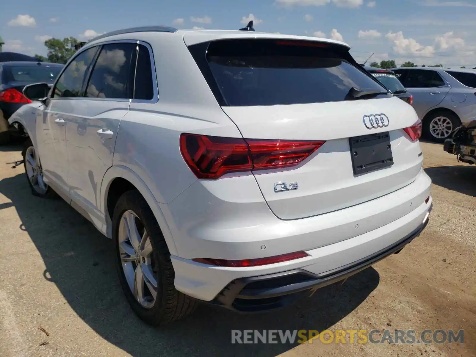 3 Photograph of a damaged car WA1DECF30M1040143 AUDI Q3 2021