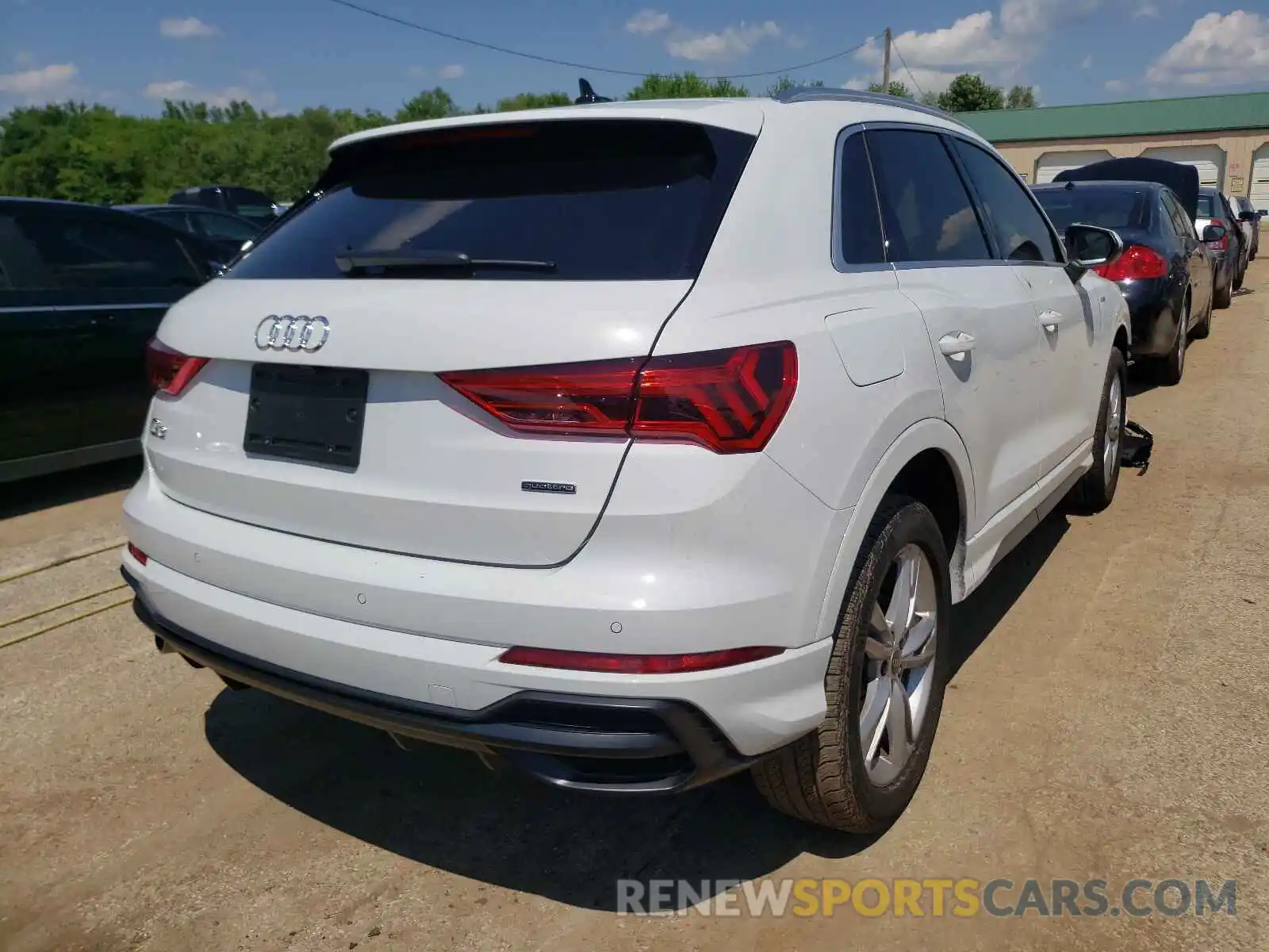 4 Photograph of a damaged car WA1DECF30M1040143 AUDI Q3 2021