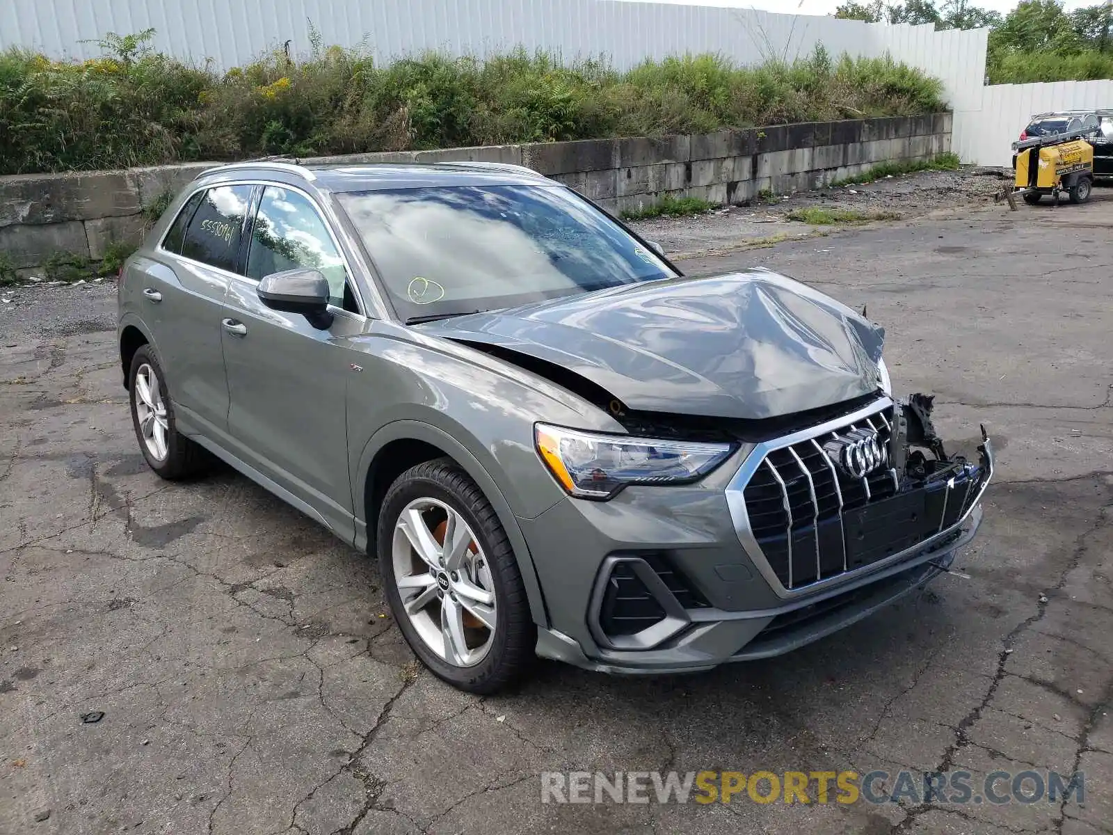 1 Photograph of a damaged car WA1DECF30M1060344 AUDI Q3 2021