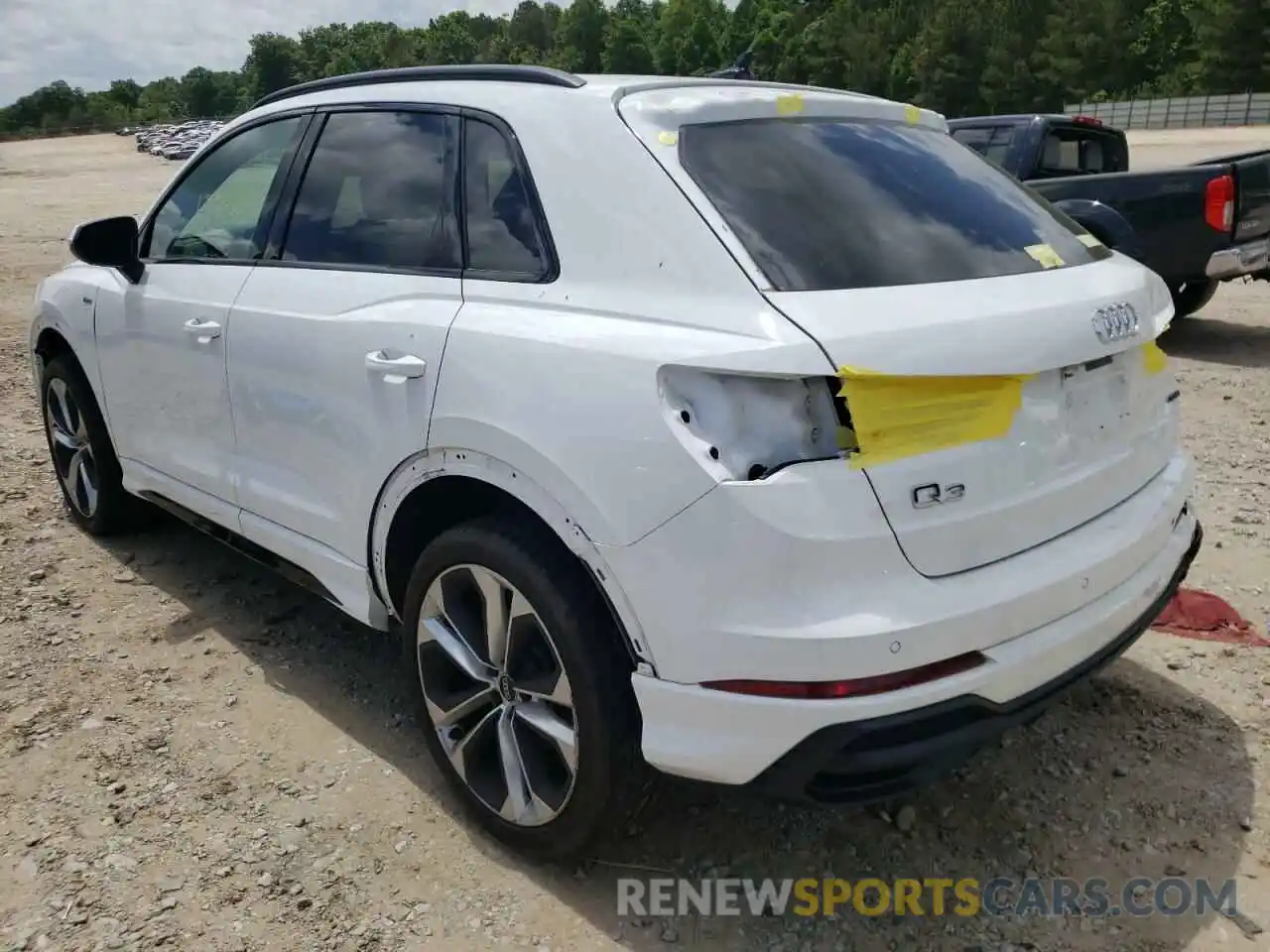 3 Photograph of a damaged car WA1DECF31M1038272 AUDI Q3 2021