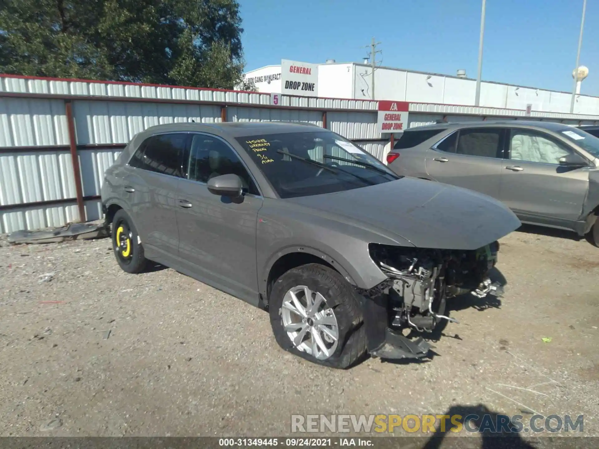 1 Photograph of a damaged car WA1DECF31M1040183 AUDI Q3 2021