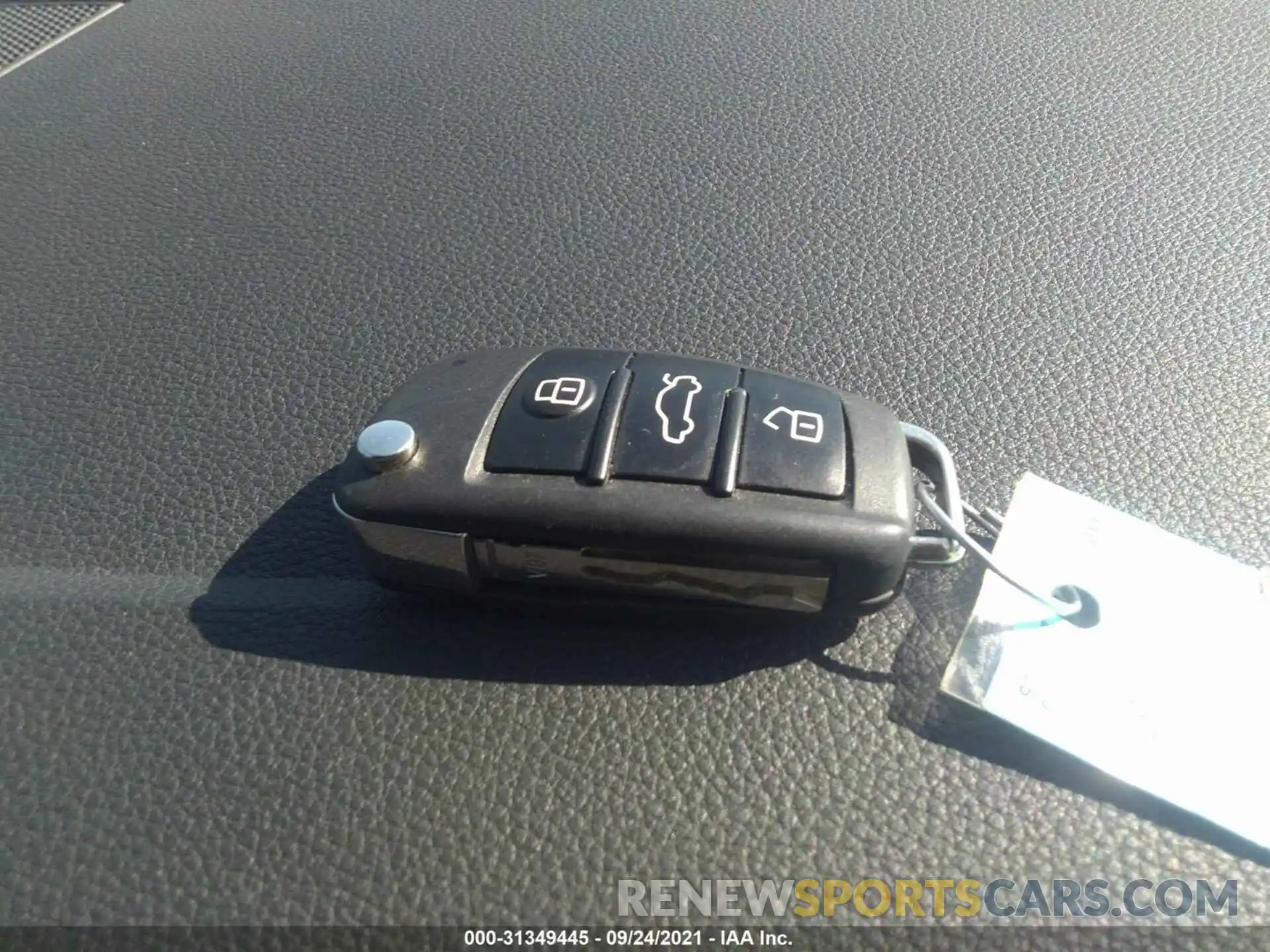 11 Photograph of a damaged car WA1DECF31M1040183 AUDI Q3 2021