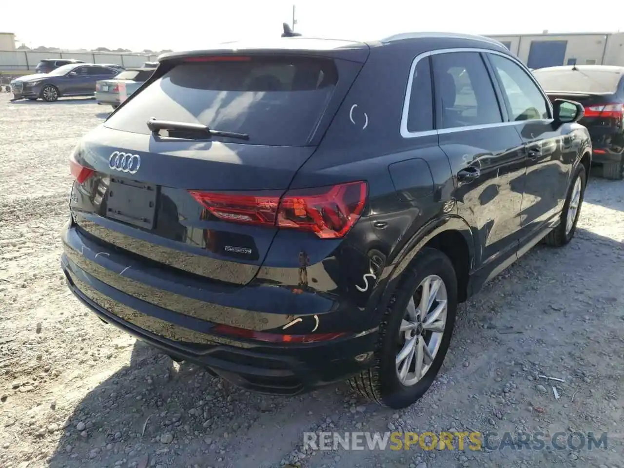 4 Photograph of a damaged car WA1DECF31M1067903 AUDI Q3 2021