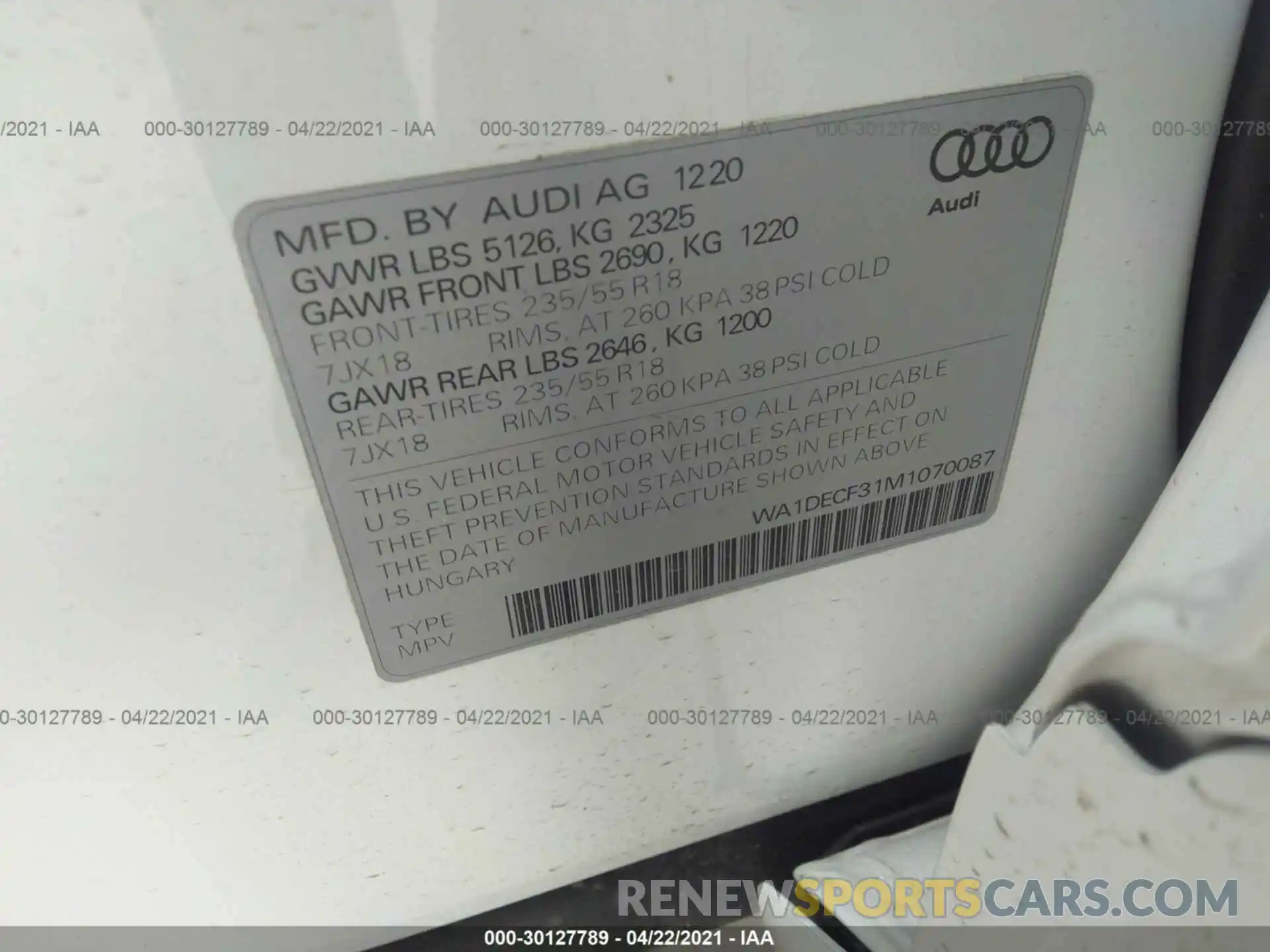 9 Photograph of a damaged car WA1DECF31M1070087 AUDI Q3 2021