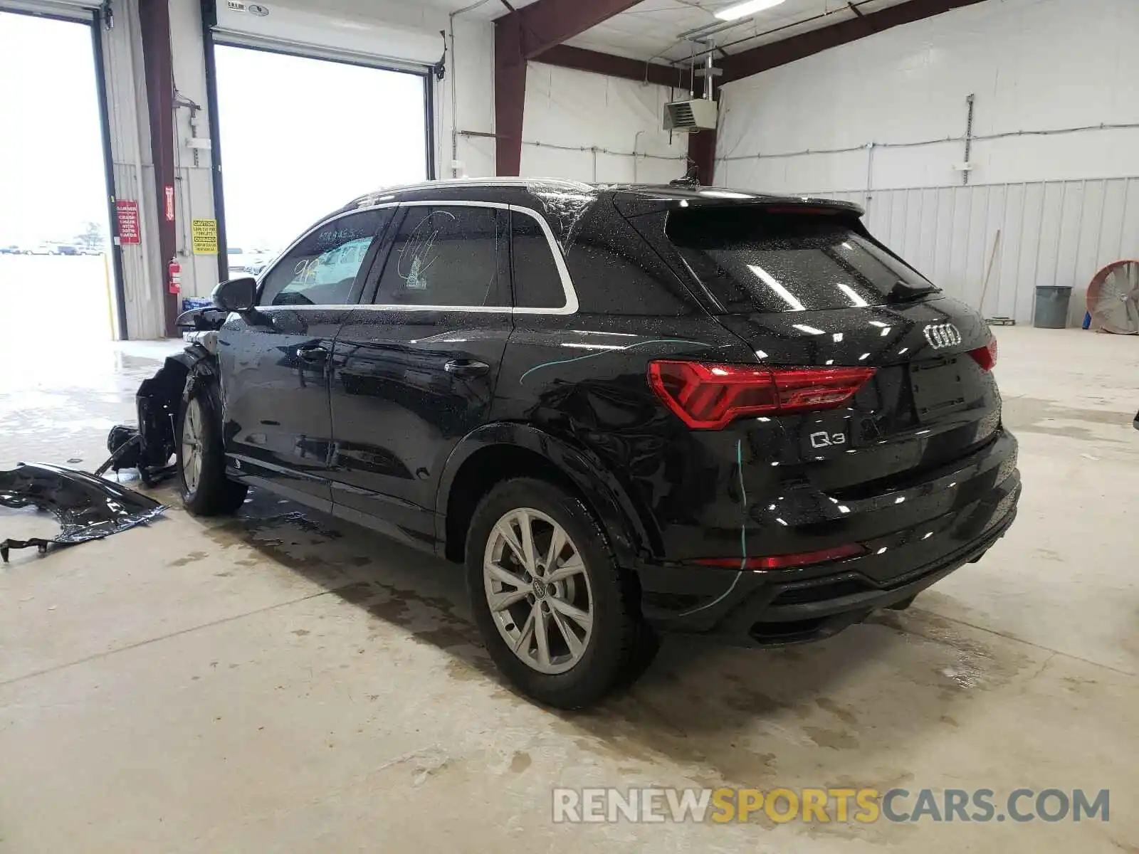 3 Photograph of a damaged car WA1DECF32M1003286 AUDI Q3 2021