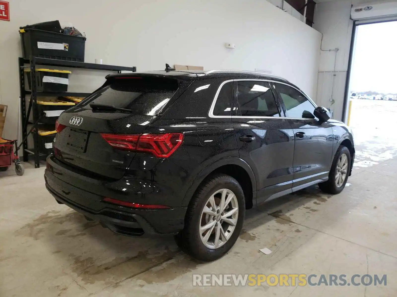 4 Photograph of a damaged car WA1DECF32M1003286 AUDI Q3 2021