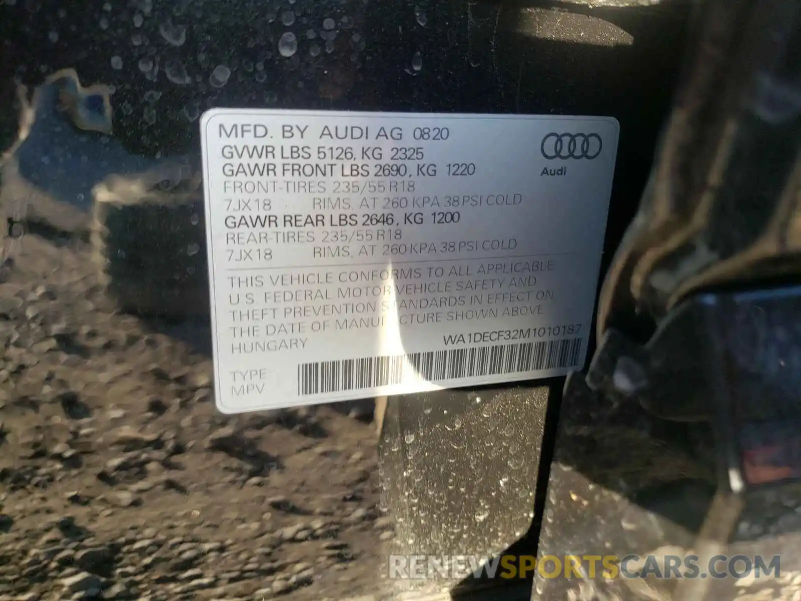 10 Photograph of a damaged car WA1DECF32M1010187 AUDI Q3 2021