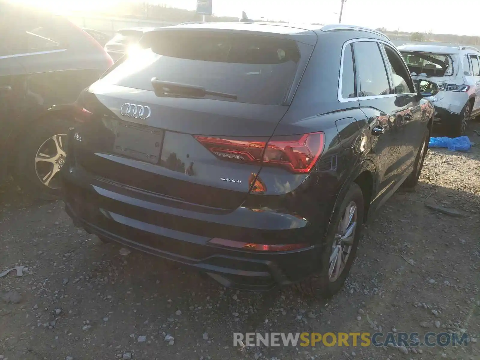 4 Photograph of a damaged car WA1DECF32M1010187 AUDI Q3 2021