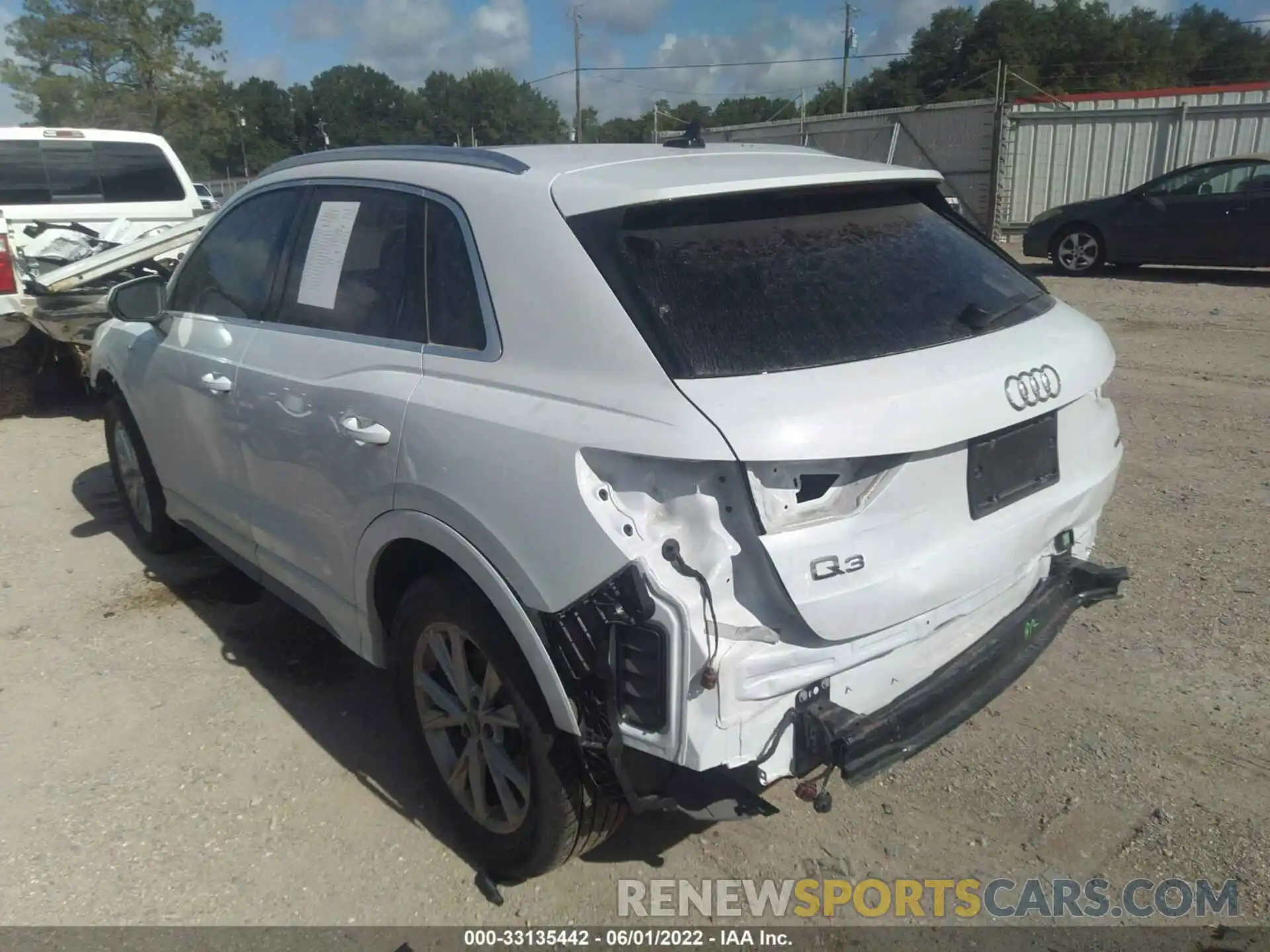 3 Photograph of a damaged car WA1DECF32M1043237 AUDI Q3 2021