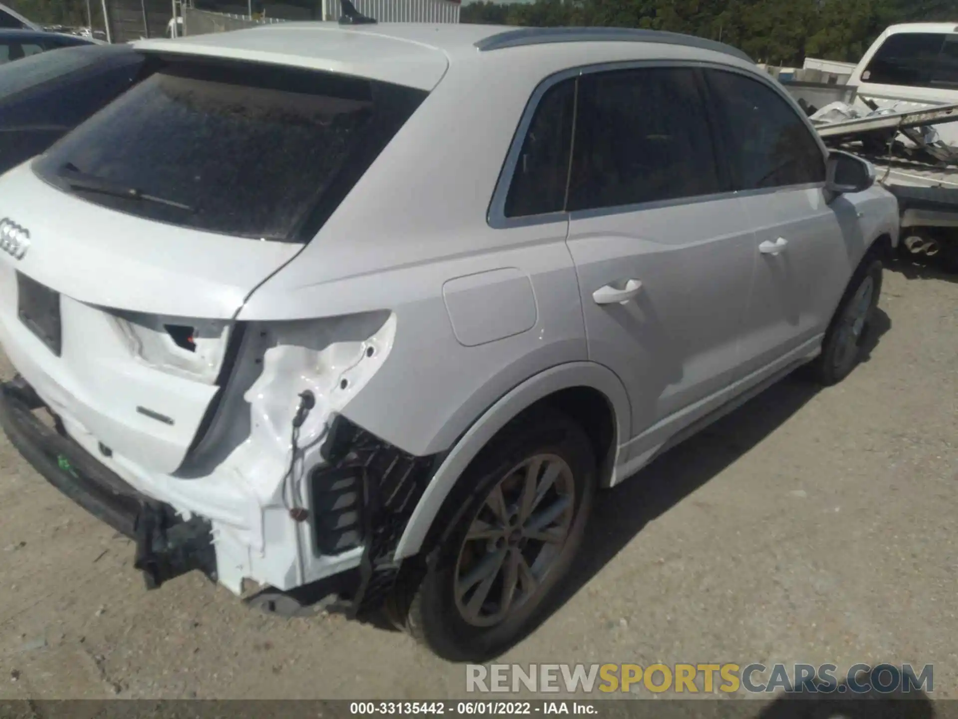 4 Photograph of a damaged car WA1DECF32M1043237 AUDI Q3 2021