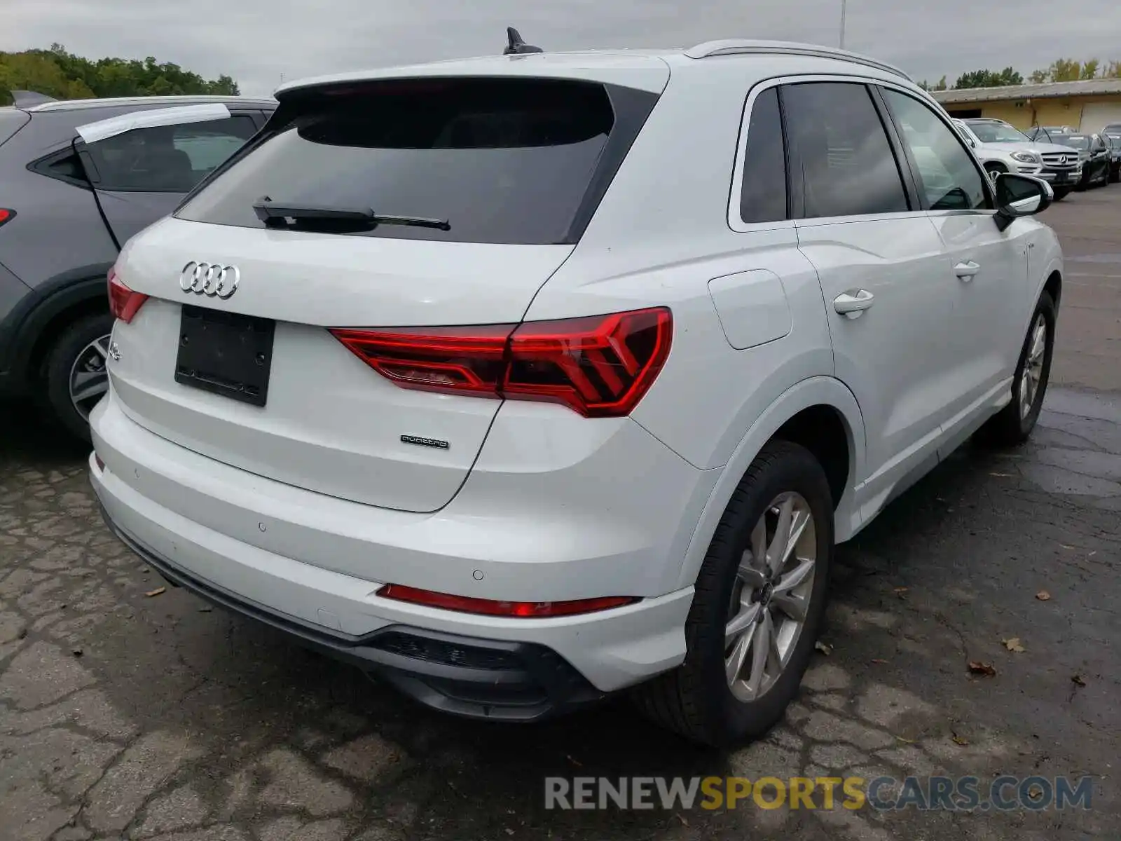 4 Photograph of a damaged car WA1DECF32M1125906 AUDI Q3 2021