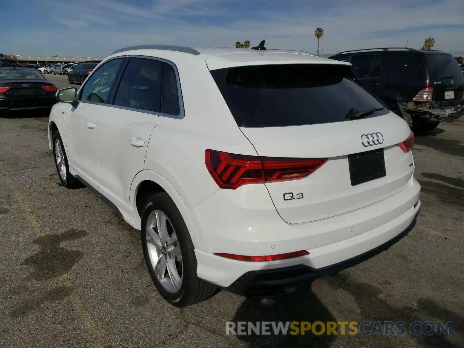 3 Photograph of a damaged car WA1DECF33M1003202 AUDI Q3 2021