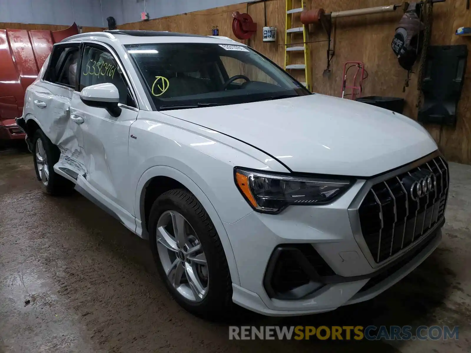 1 Photograph of a damaged car WA1DECF33M1018833 AUDI Q3 2021