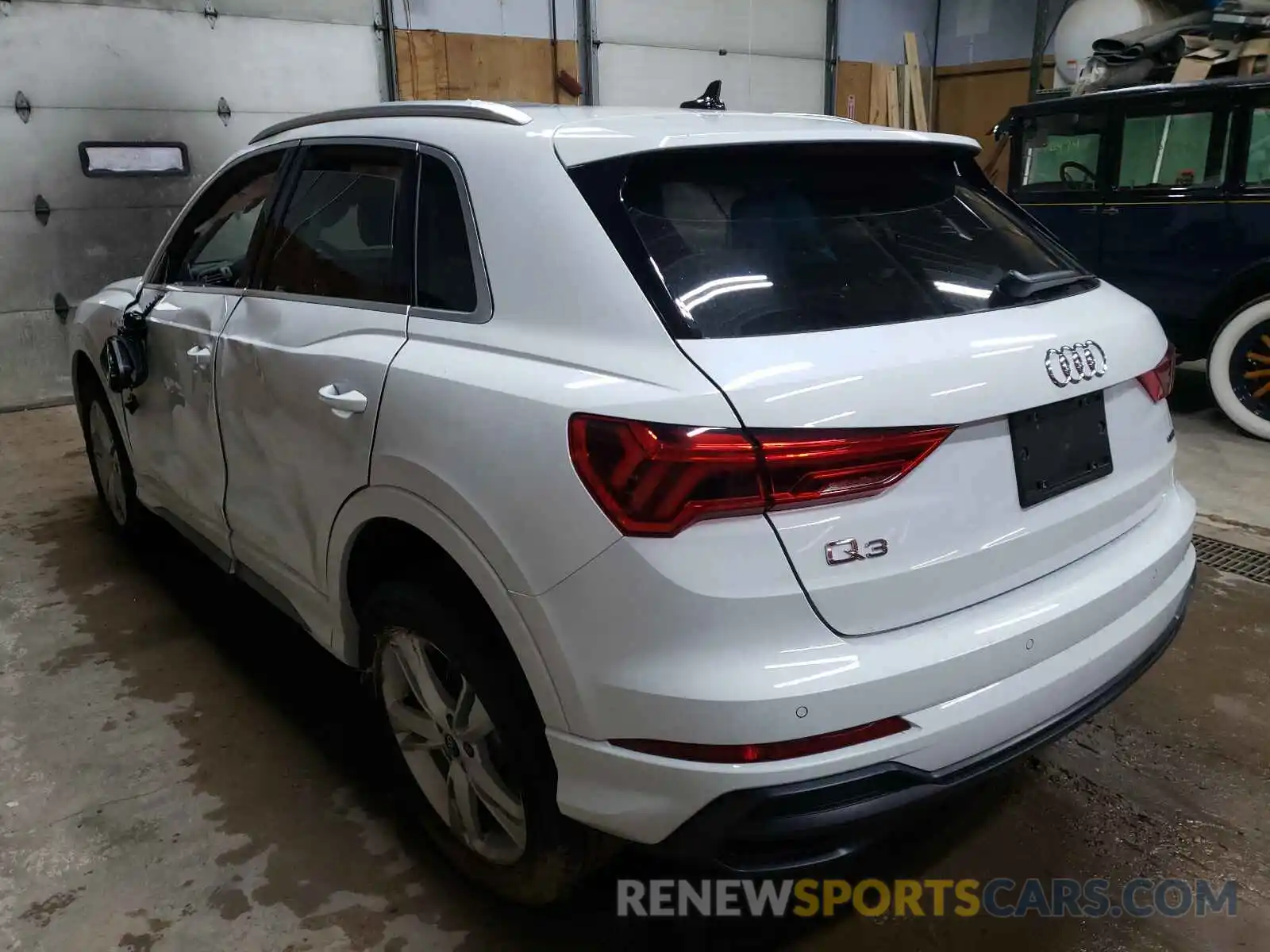 3 Photograph of a damaged car WA1DECF33M1018833 AUDI Q3 2021