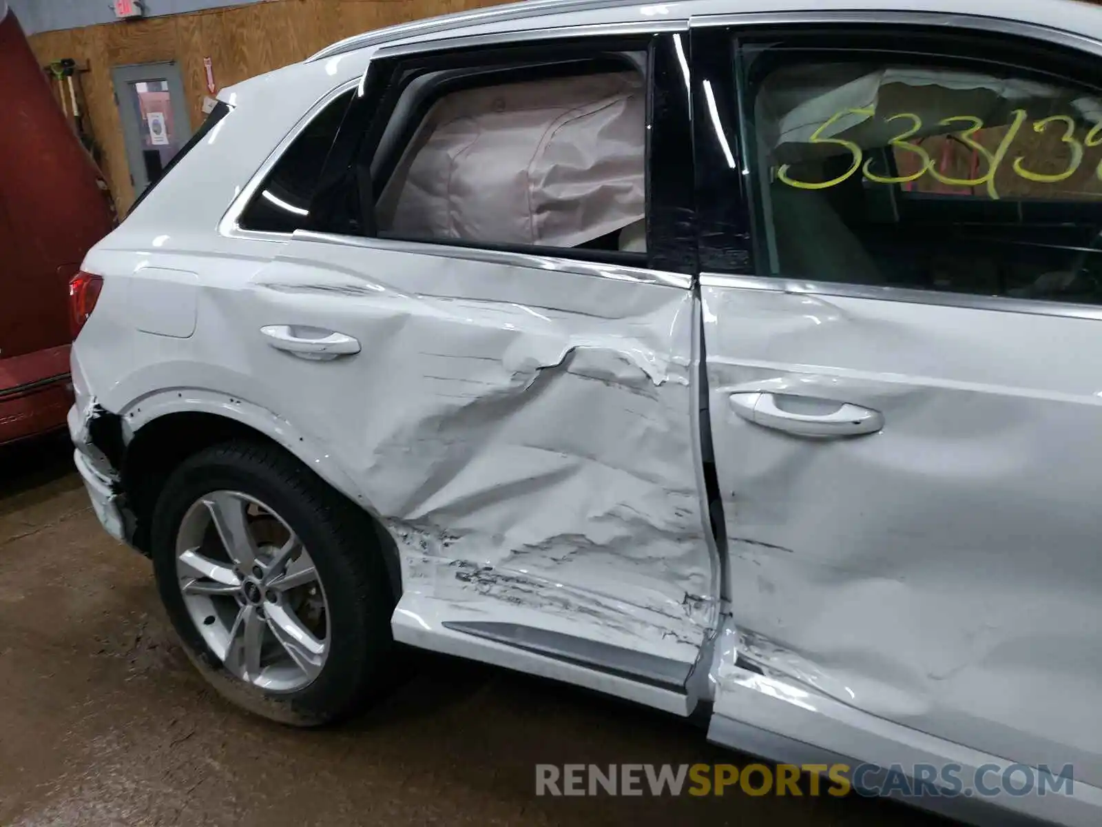 9 Photograph of a damaged car WA1DECF33M1018833 AUDI Q3 2021