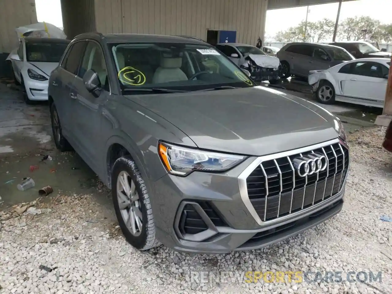 1 Photograph of a damaged car WA1DECF34M1016895 AUDI Q3 2021