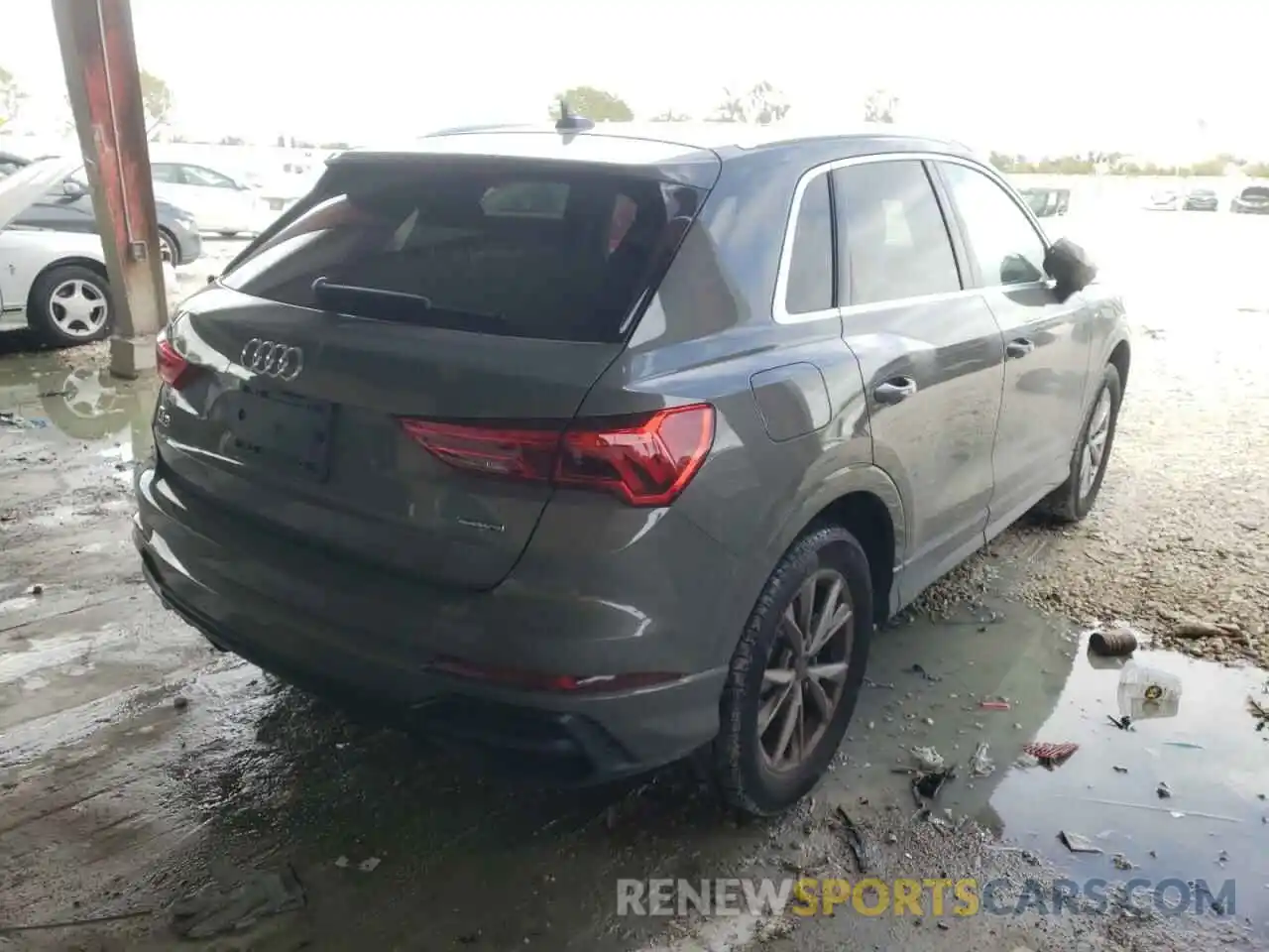 4 Photograph of a damaged car WA1DECF34M1016895 AUDI Q3 2021