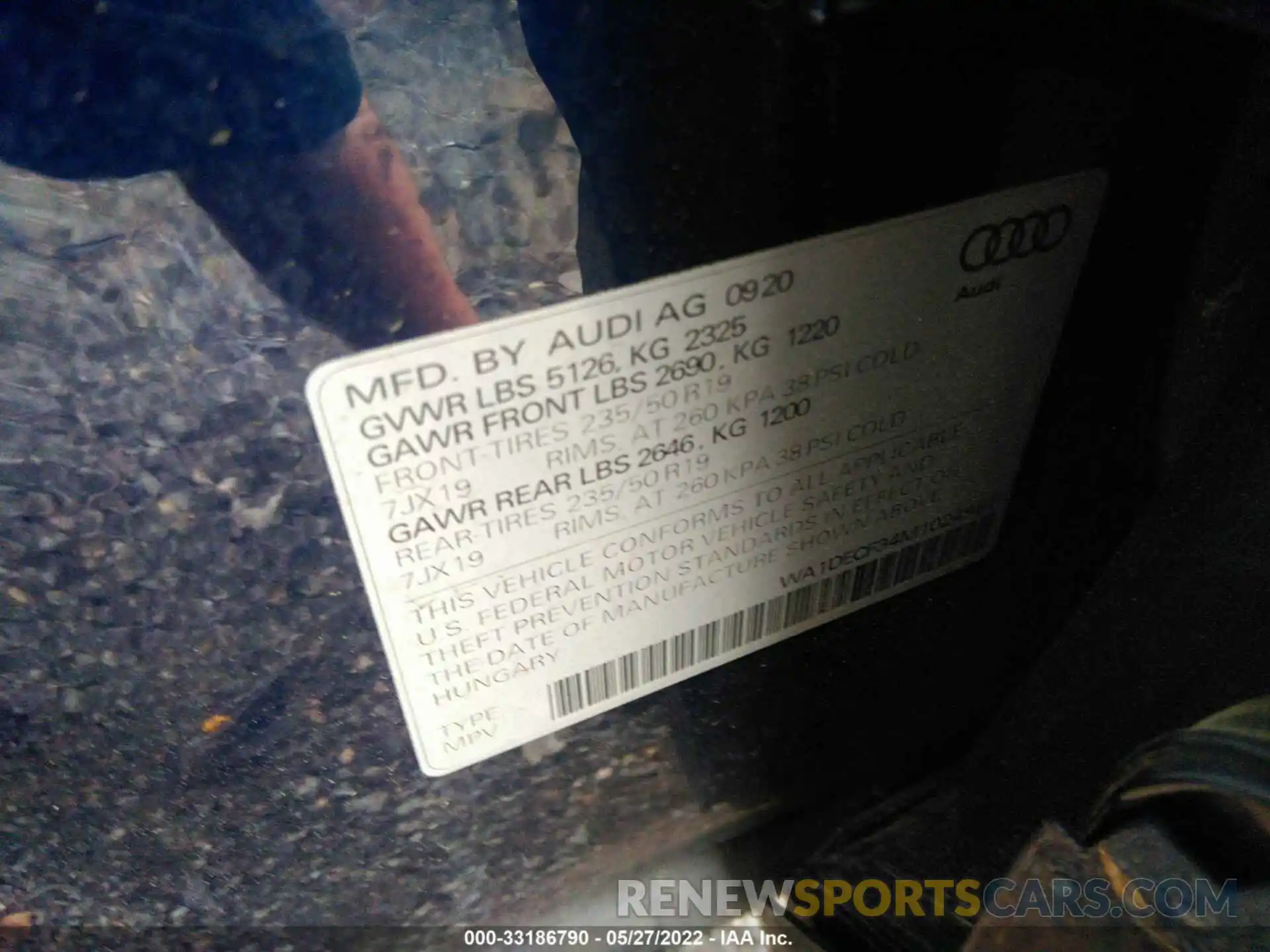 9 Photograph of a damaged car WA1DECF34M1024981 AUDI Q3 2021