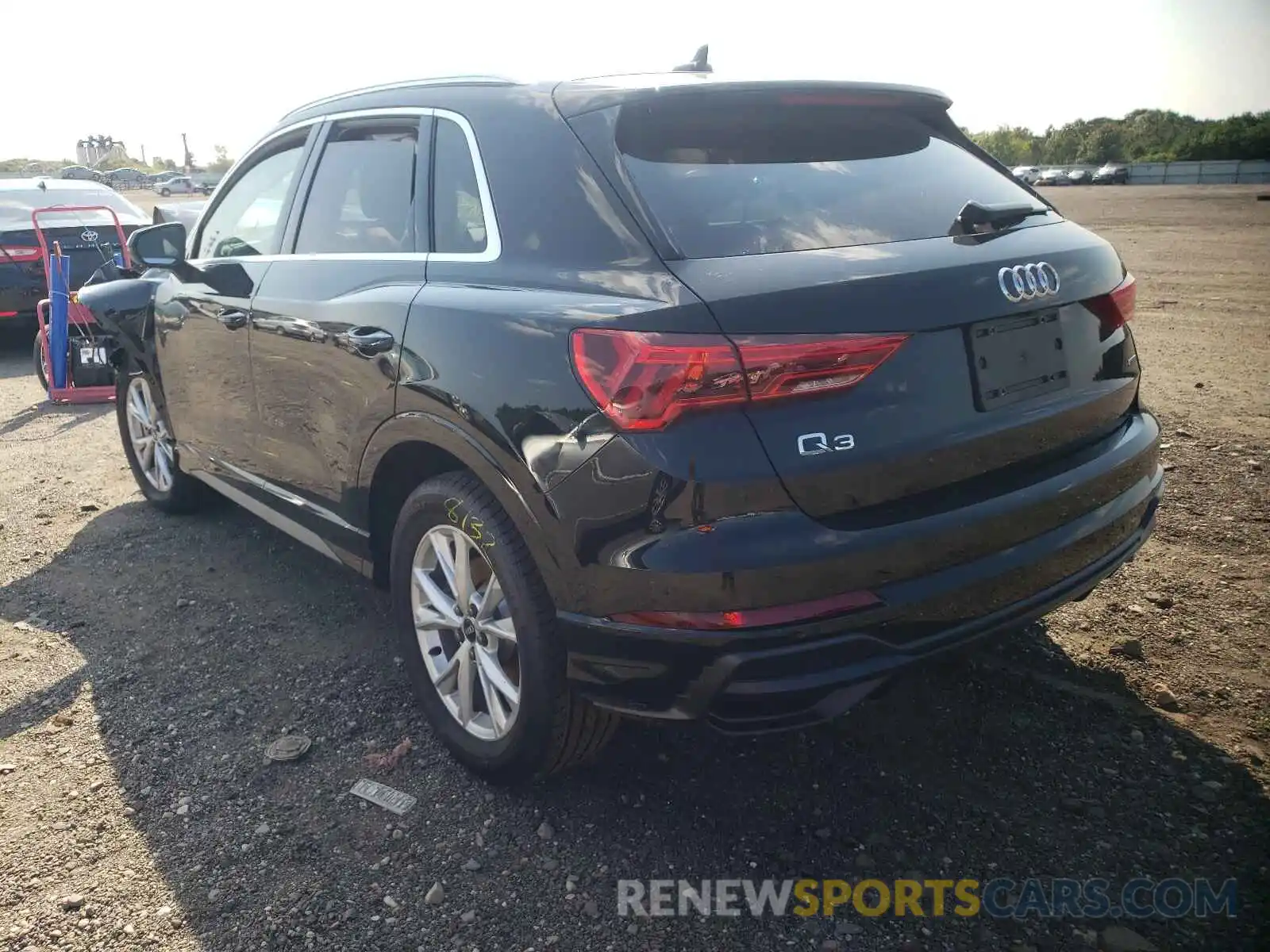 3 Photograph of a damaged car WA1DECF34M1065286 AUDI Q3 2021