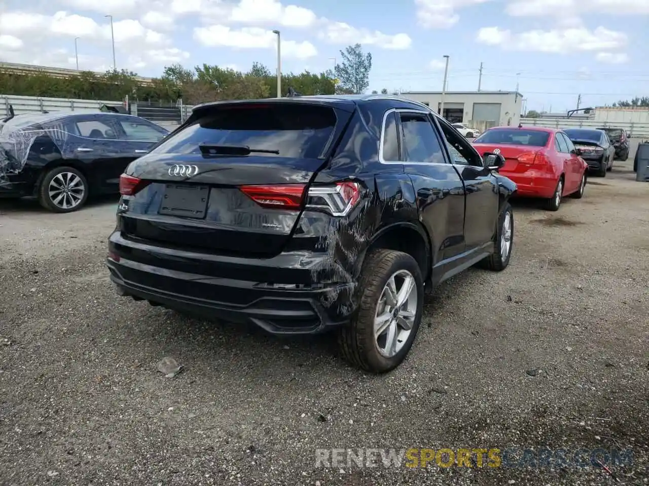 4 Photograph of a damaged car WA1DECF34M1085425 AUDI Q3 2021