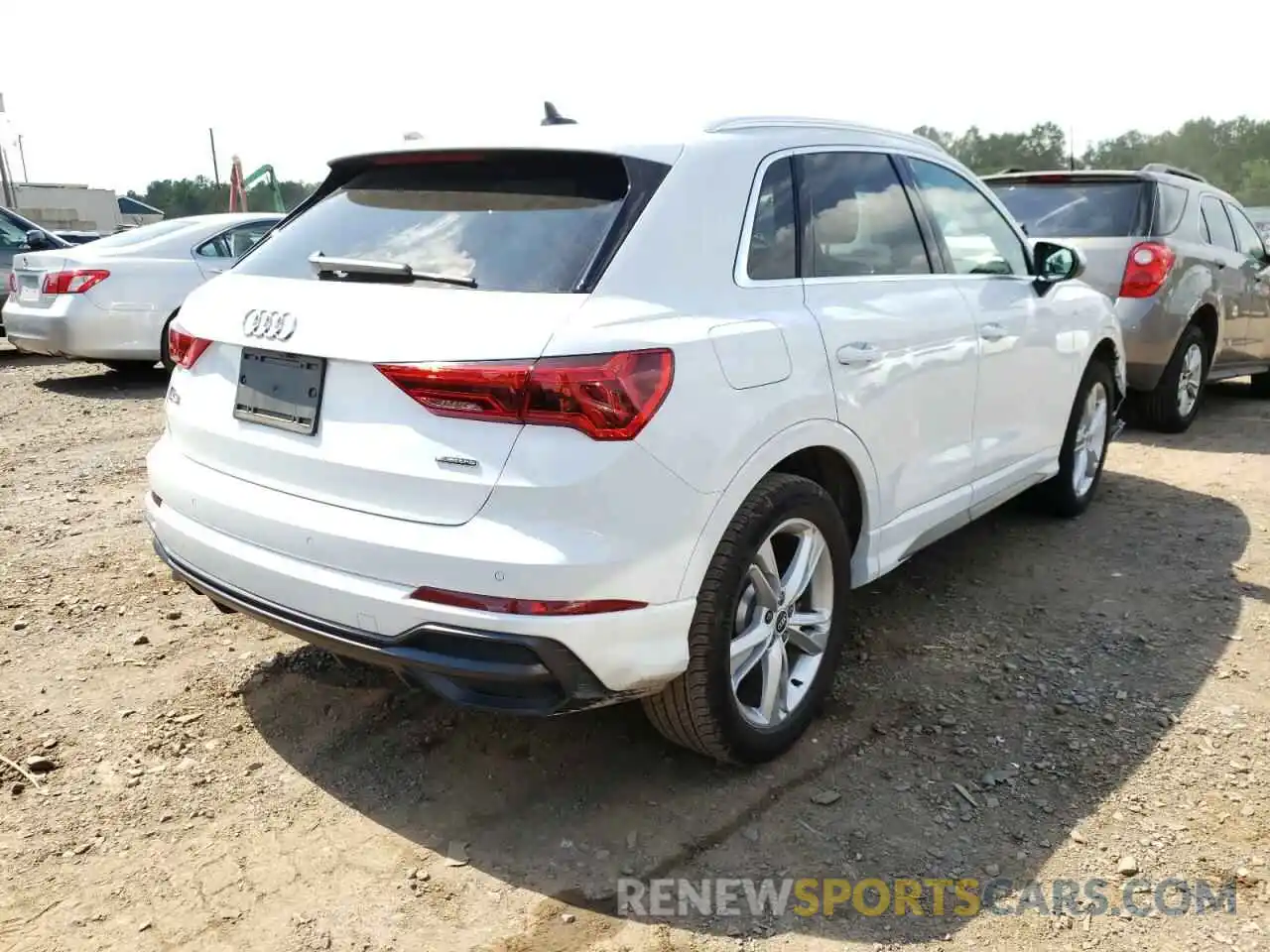 4 Photograph of a damaged car WA1DECF35M1024388 AUDI Q3 2021