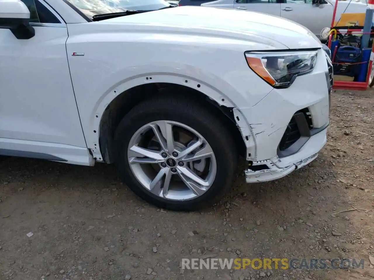 9 Photograph of a damaged car WA1DECF35M1024388 AUDI Q3 2021