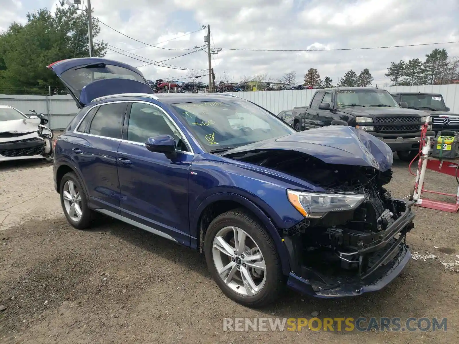 1 Photograph of a damaged car WA1DECF35M1026710 AUDI Q3 2021