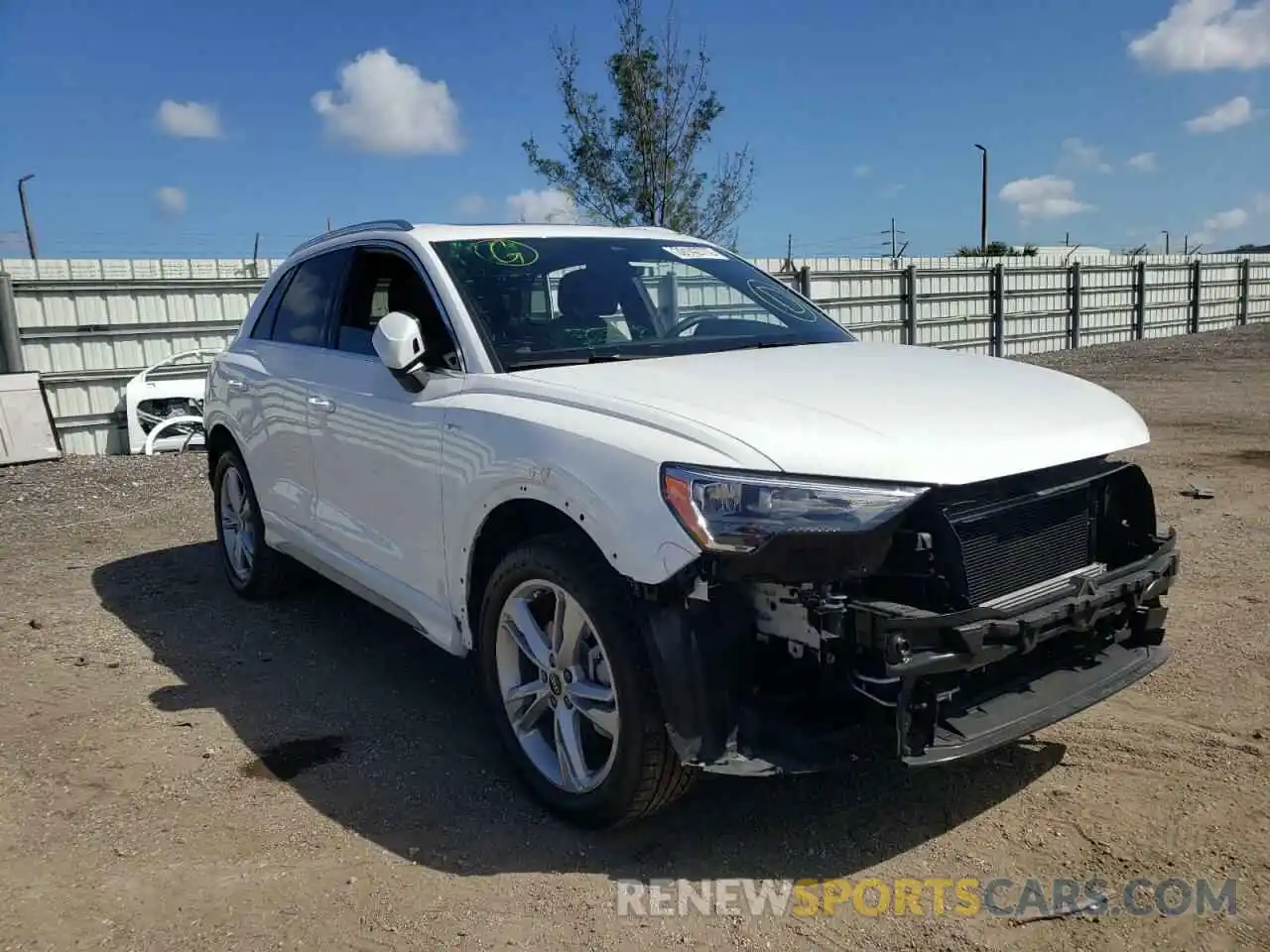 1 Photograph of a damaged car WA1DECF35M1074921 AUDI Q3 2021