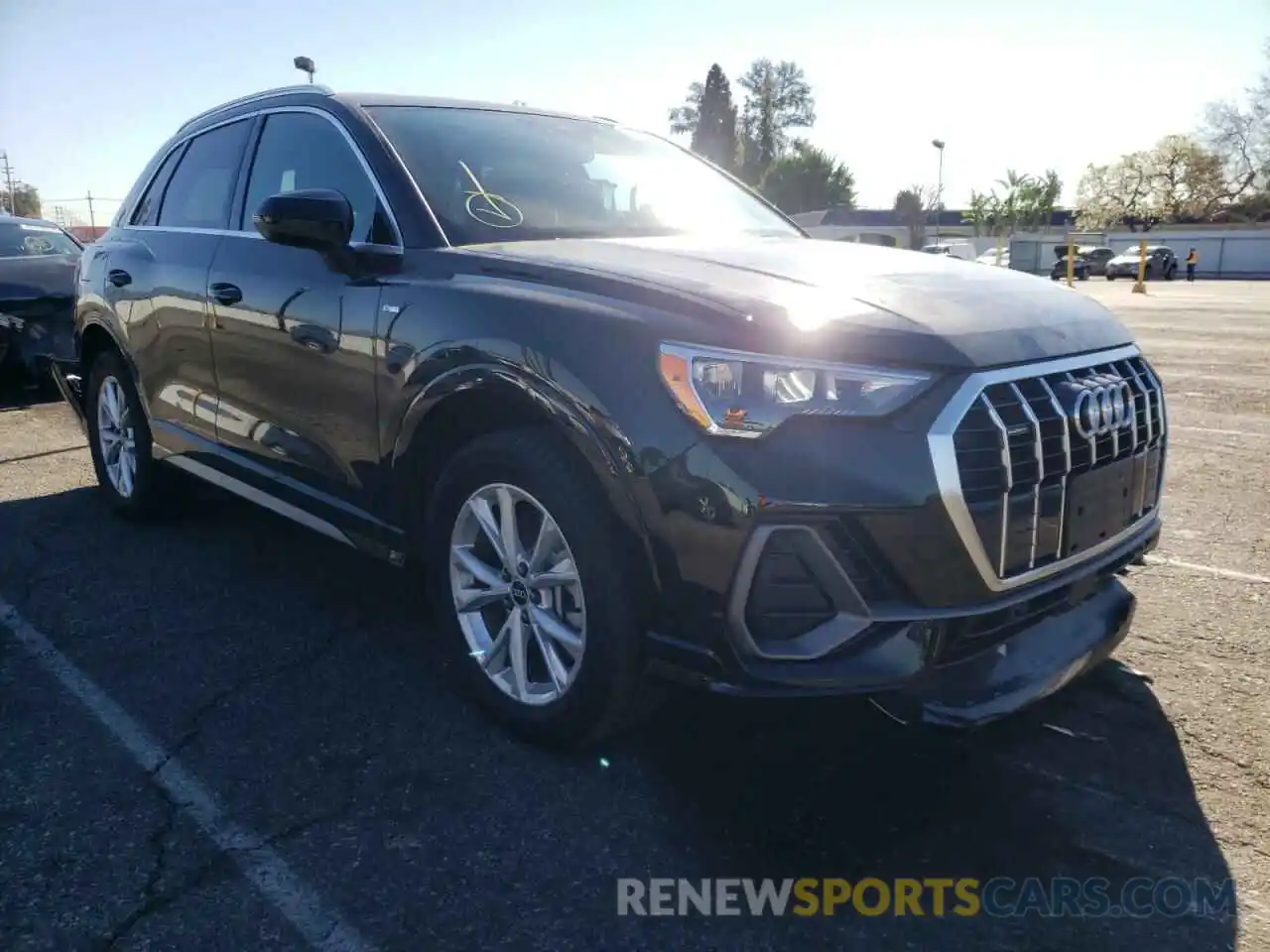 1 Photograph of a damaged car WA1DECF35M1082257 AUDI Q3 2021