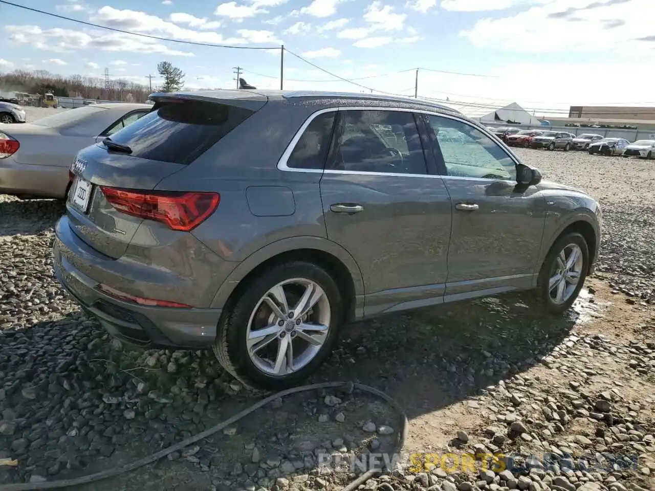 3 Photograph of a damaged car WA1DECF36M1009754 AUDI Q3 2021