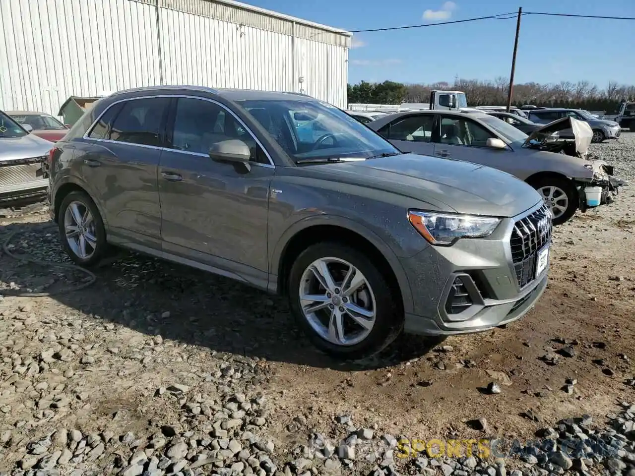 4 Photograph of a damaged car WA1DECF36M1009754 AUDI Q3 2021