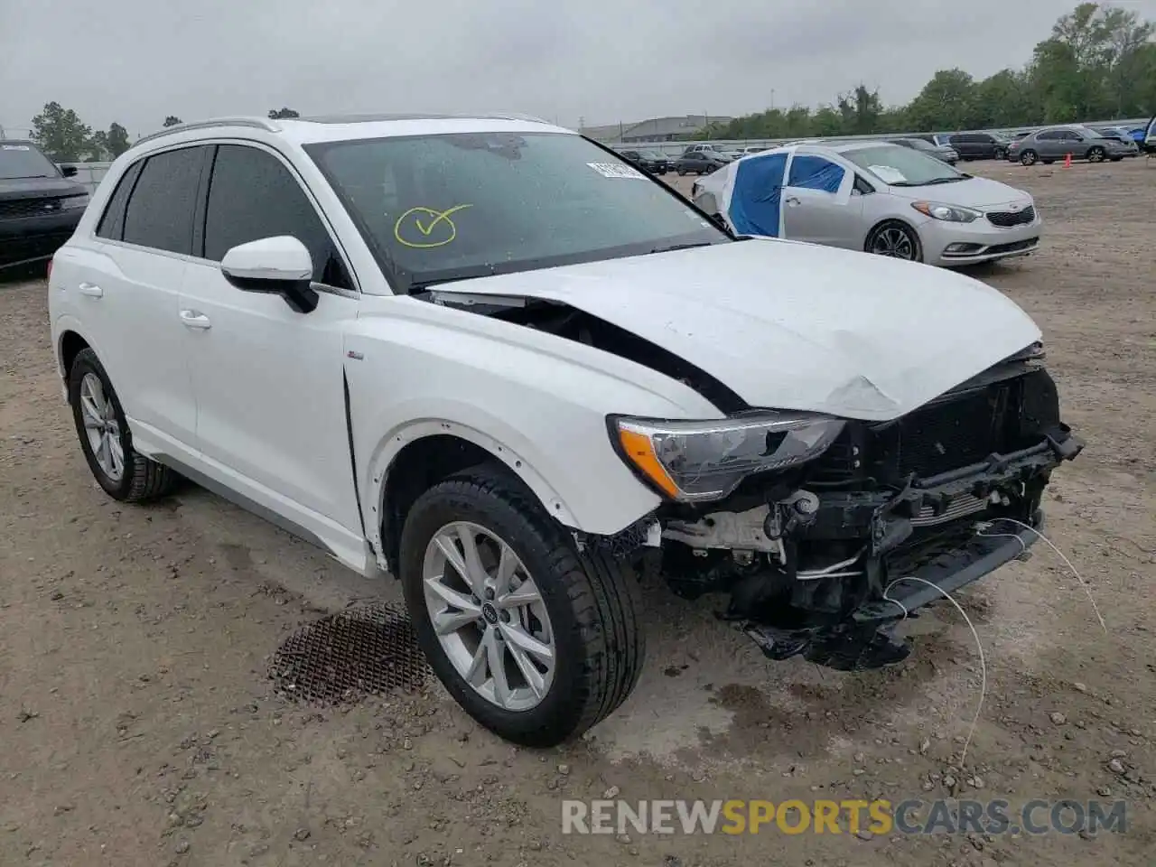 1 Photograph of a damaged car WA1DECF36M1069176 AUDI Q3 2021