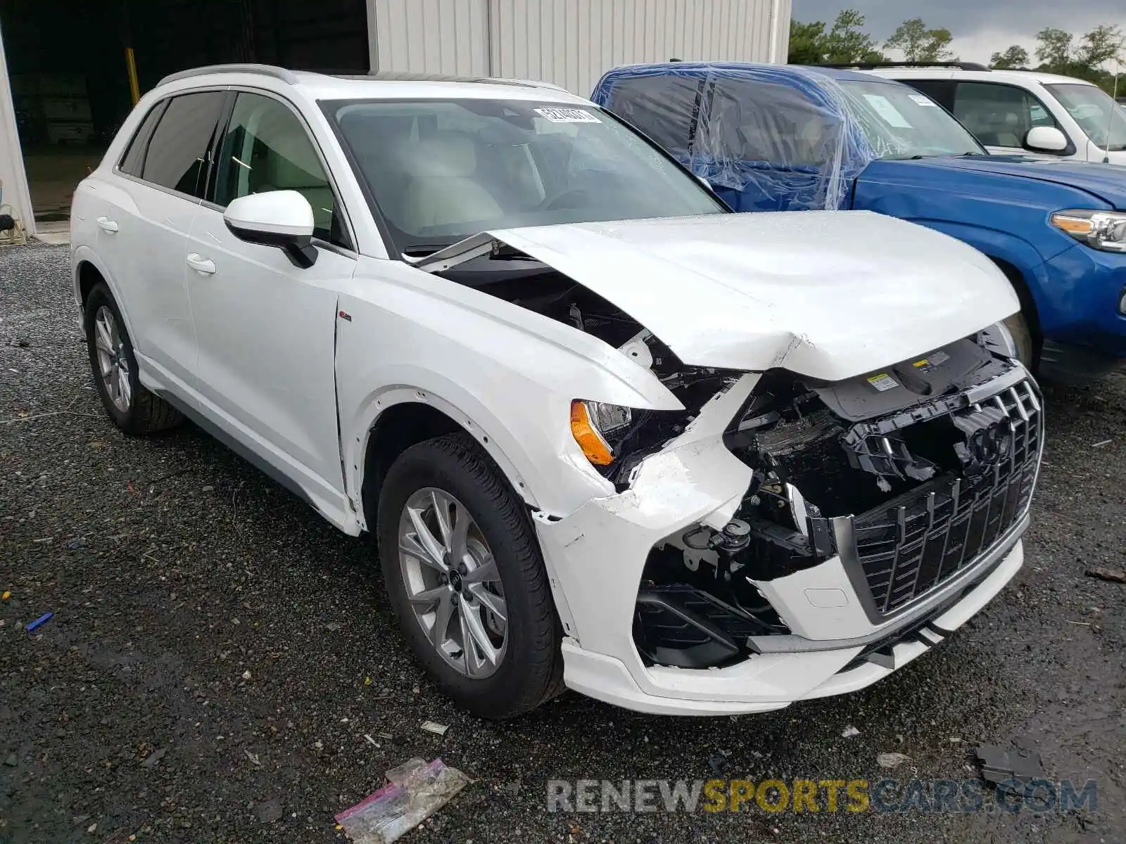 1 Photograph of a damaged car WA1DECF36M1127366 AUDI Q3 2021