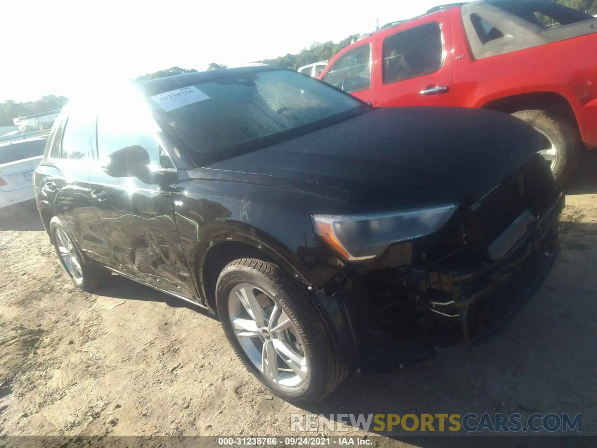 1 Photograph of a damaged car WA1DECF37M1019614 AUDI Q3 2021