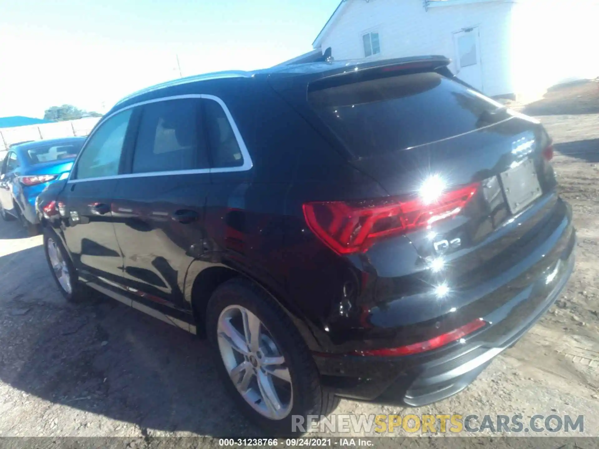 3 Photograph of a damaged car WA1DECF37M1019614 AUDI Q3 2021