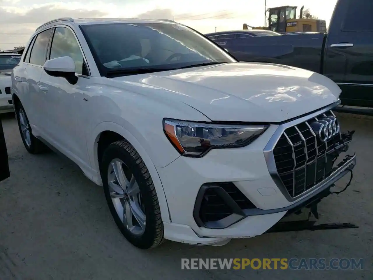 1 Photograph of a damaged car WA1DECF37M1022075 AUDI Q3 2021