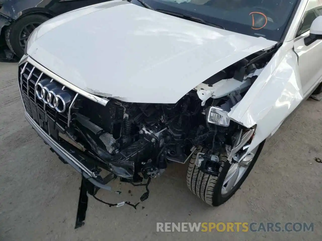 9 Photograph of a damaged car WA1DECF37M1022075 AUDI Q3 2021