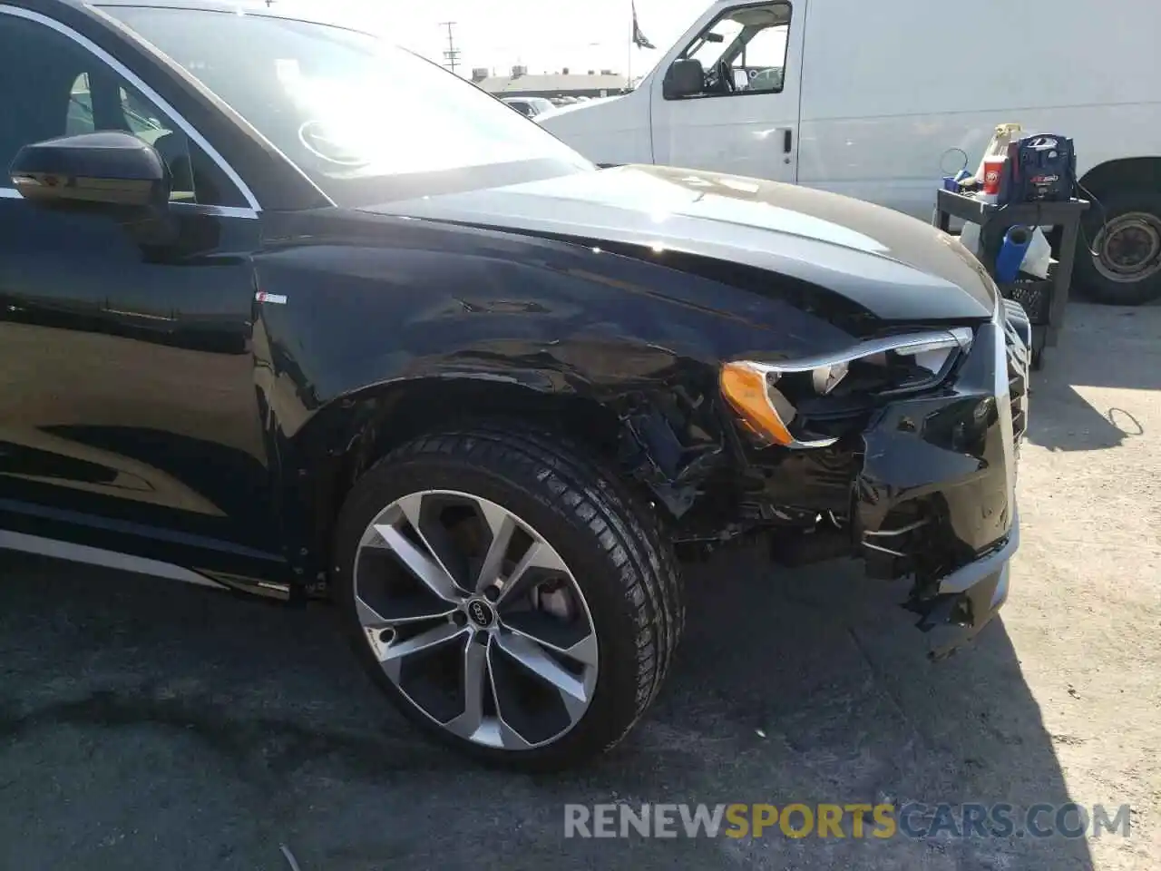 9 Photograph of a damaged car WA1DECF37M1033237 AUDI Q3 2021