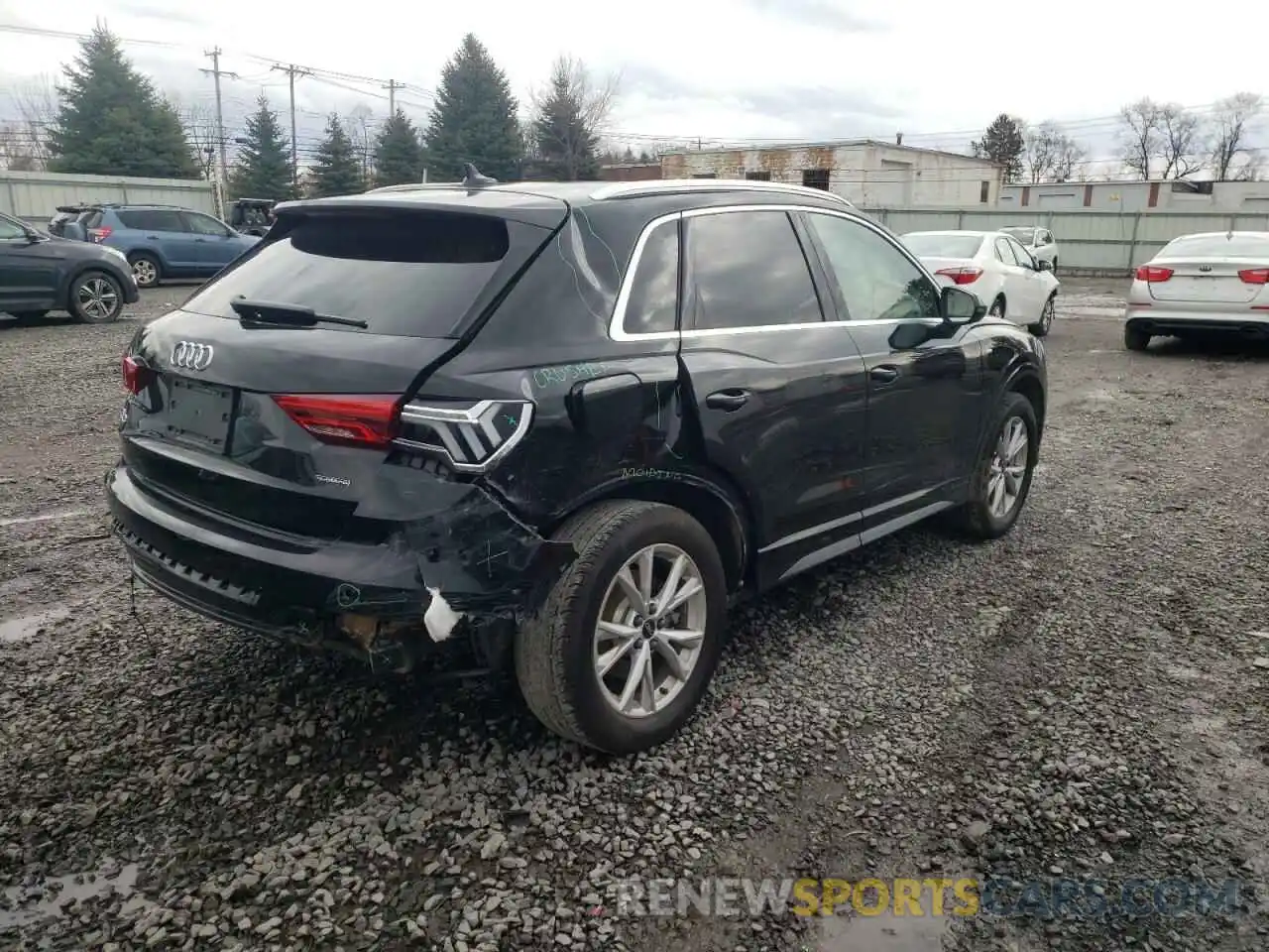 4 Photograph of a damaged car WA1DECF37M1038390 AUDI Q3 2021